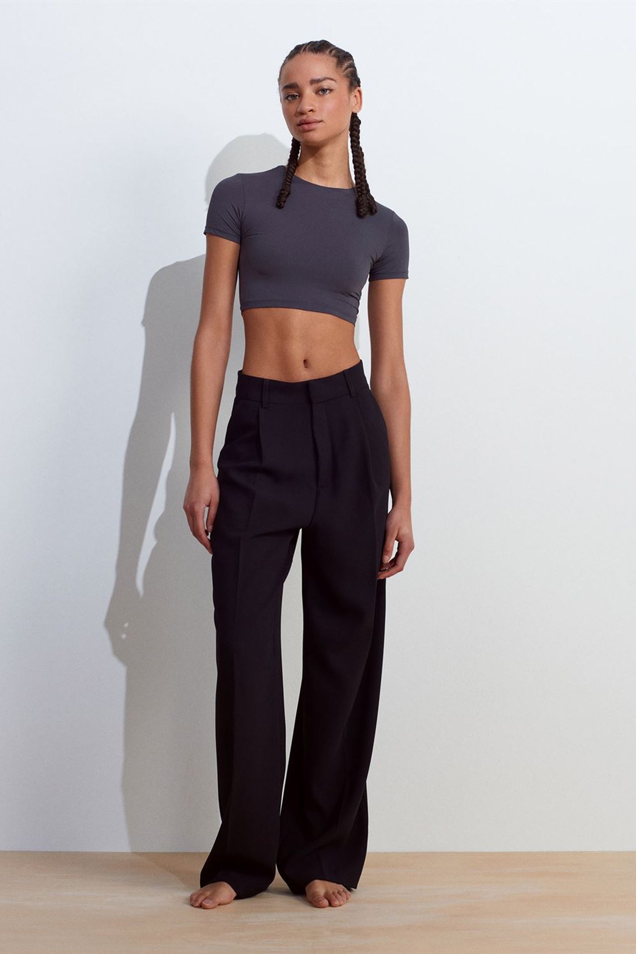 DILVIN Women’s Slim Fit Crop T-Shirt 3