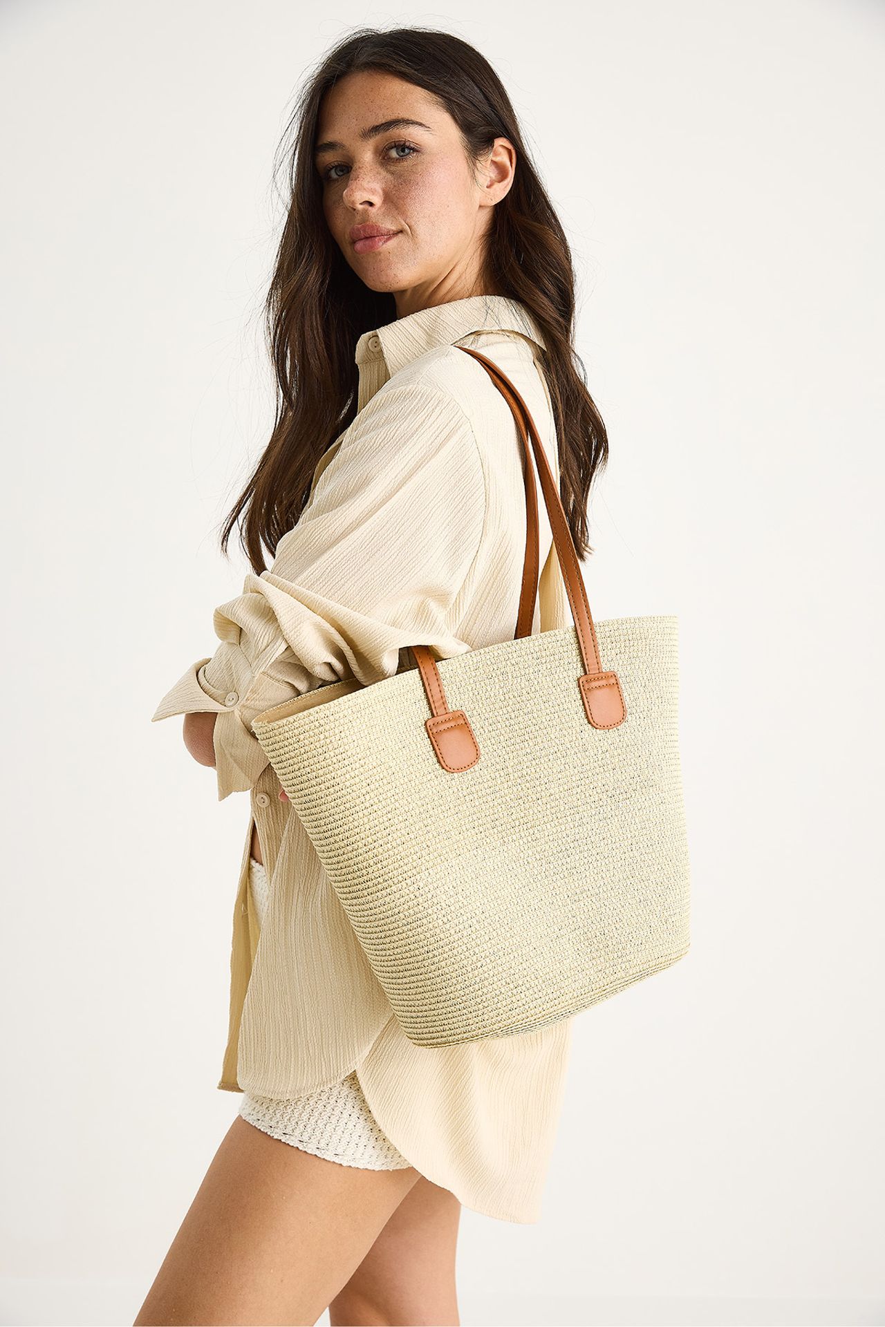 LUCCI Beach Shoulder Bag 4