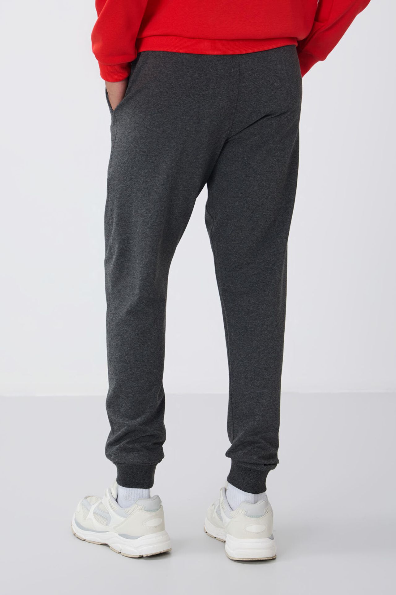 TOMMY Men's Solid Fleece Sweatpants 5