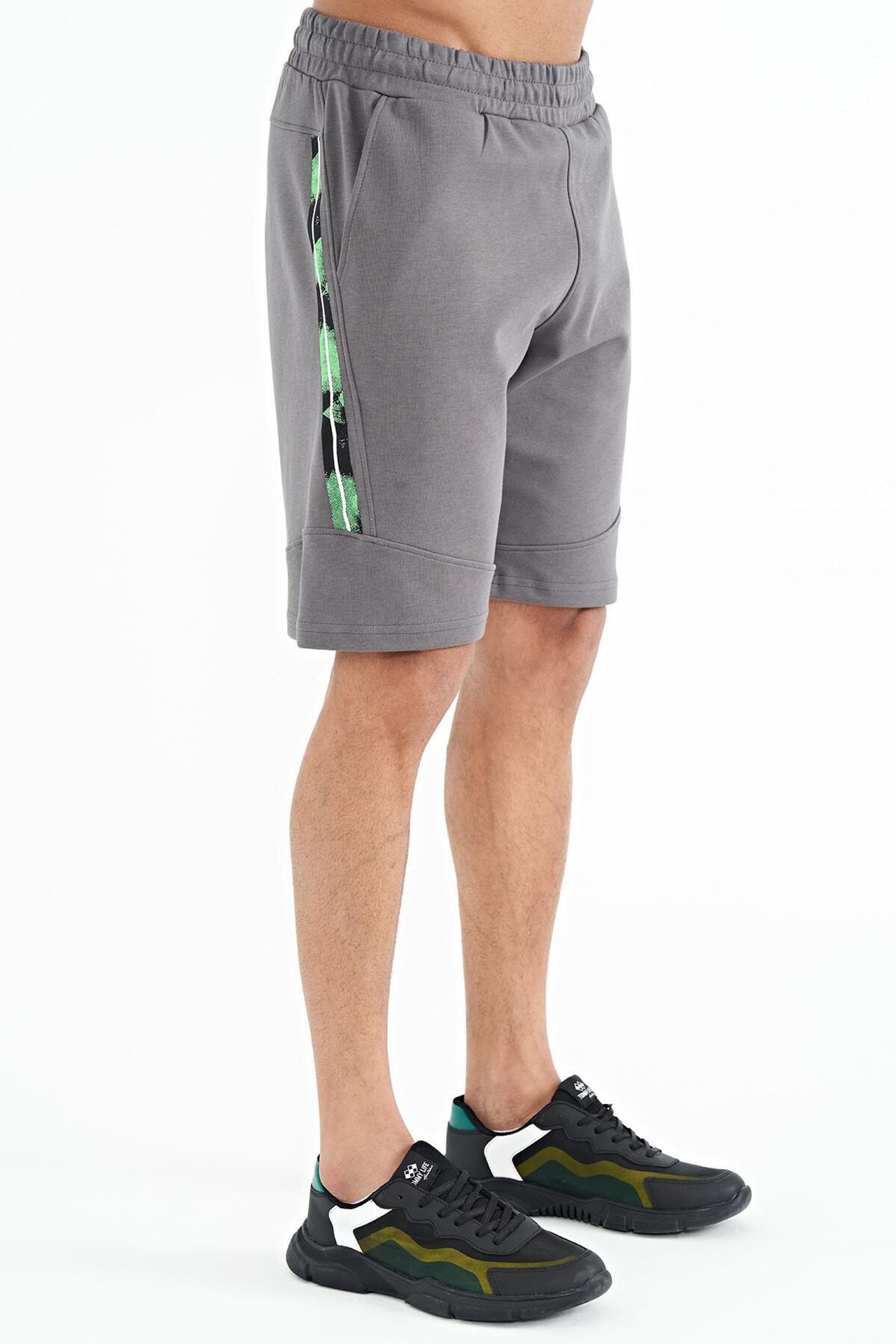 TOMMY Men's Pull-on Sweat Shorts 6