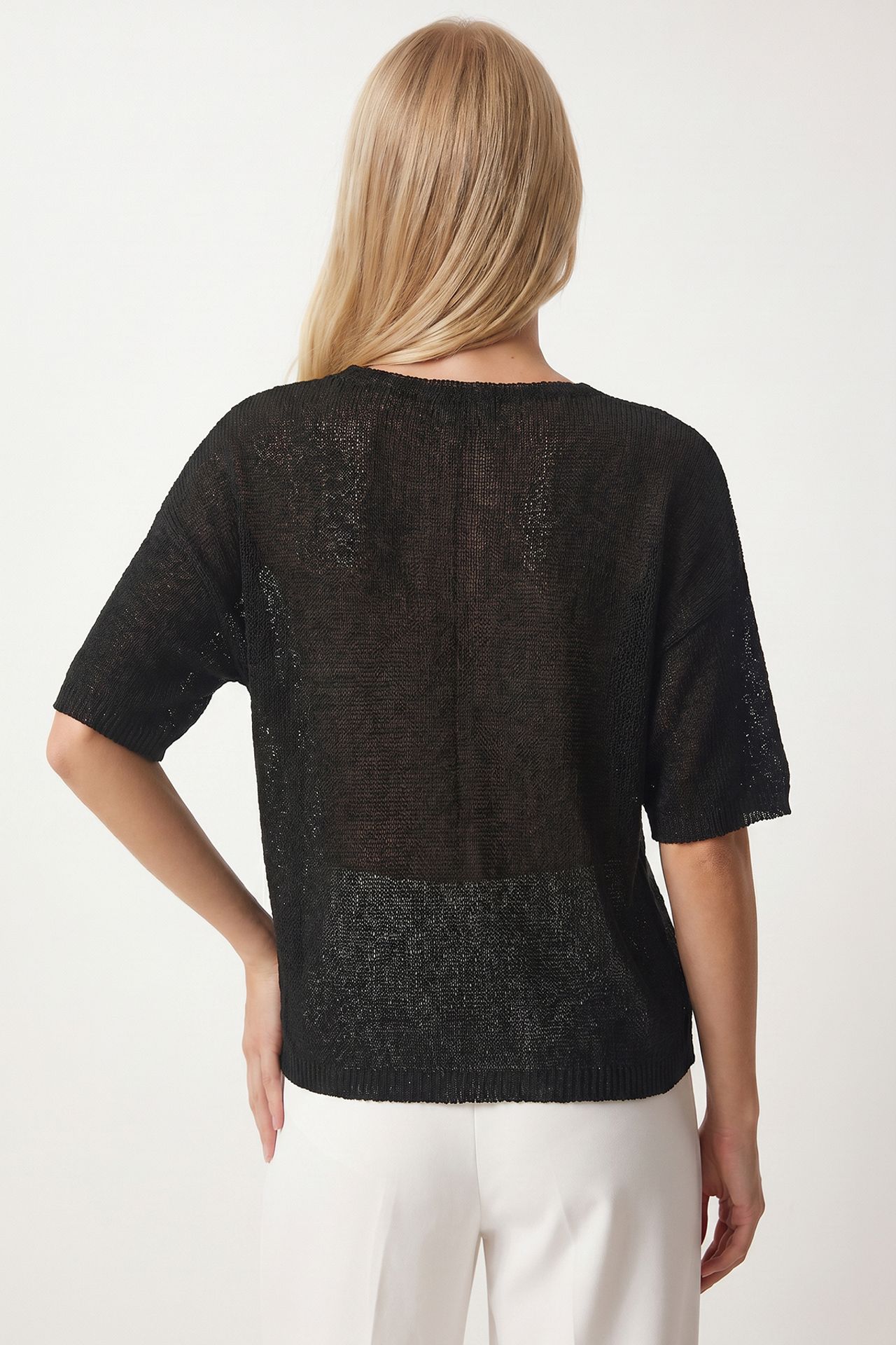ISTANBUL Women’s V-Neck Knit Top 6