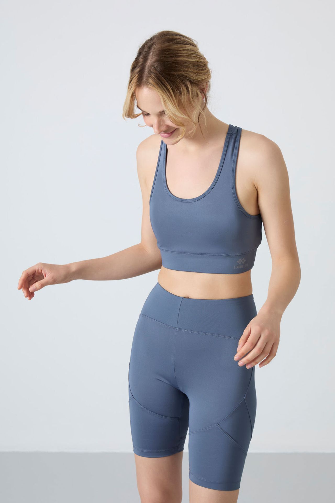 TOMMY Fitted Sleeveless Crop Sports Top 3