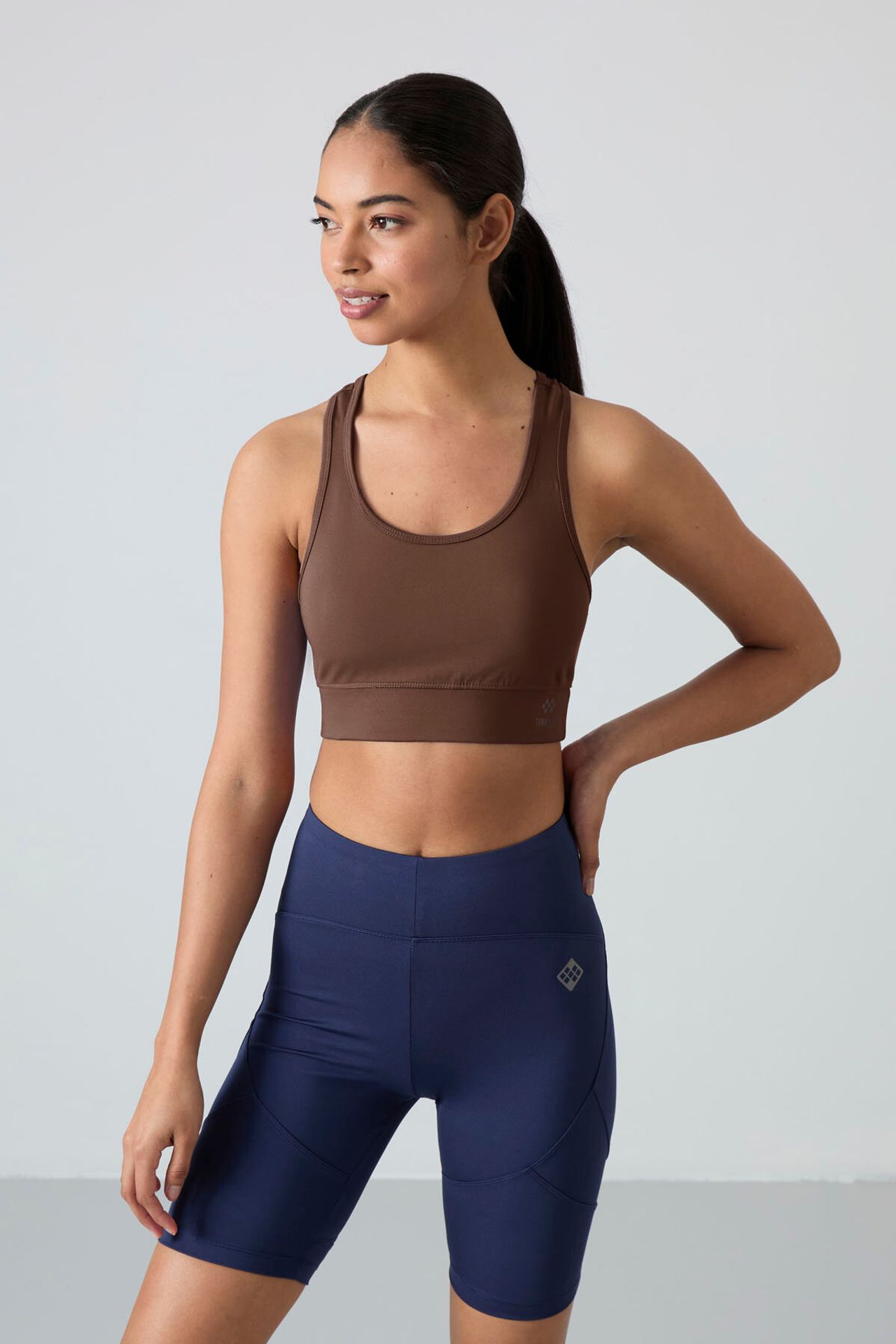 TOMMY Sleeveless Cropped Fitted Sports Top 2