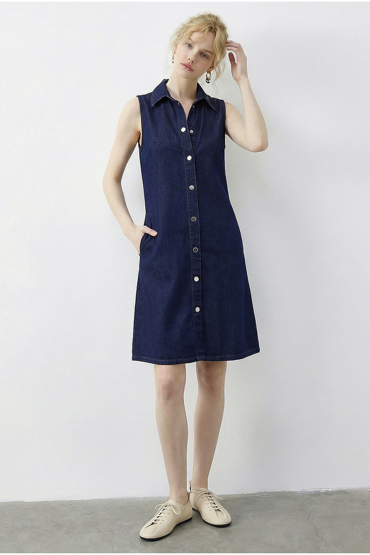 LUCCI Mini Denim Dress with Shirt Collar and Pocket 1