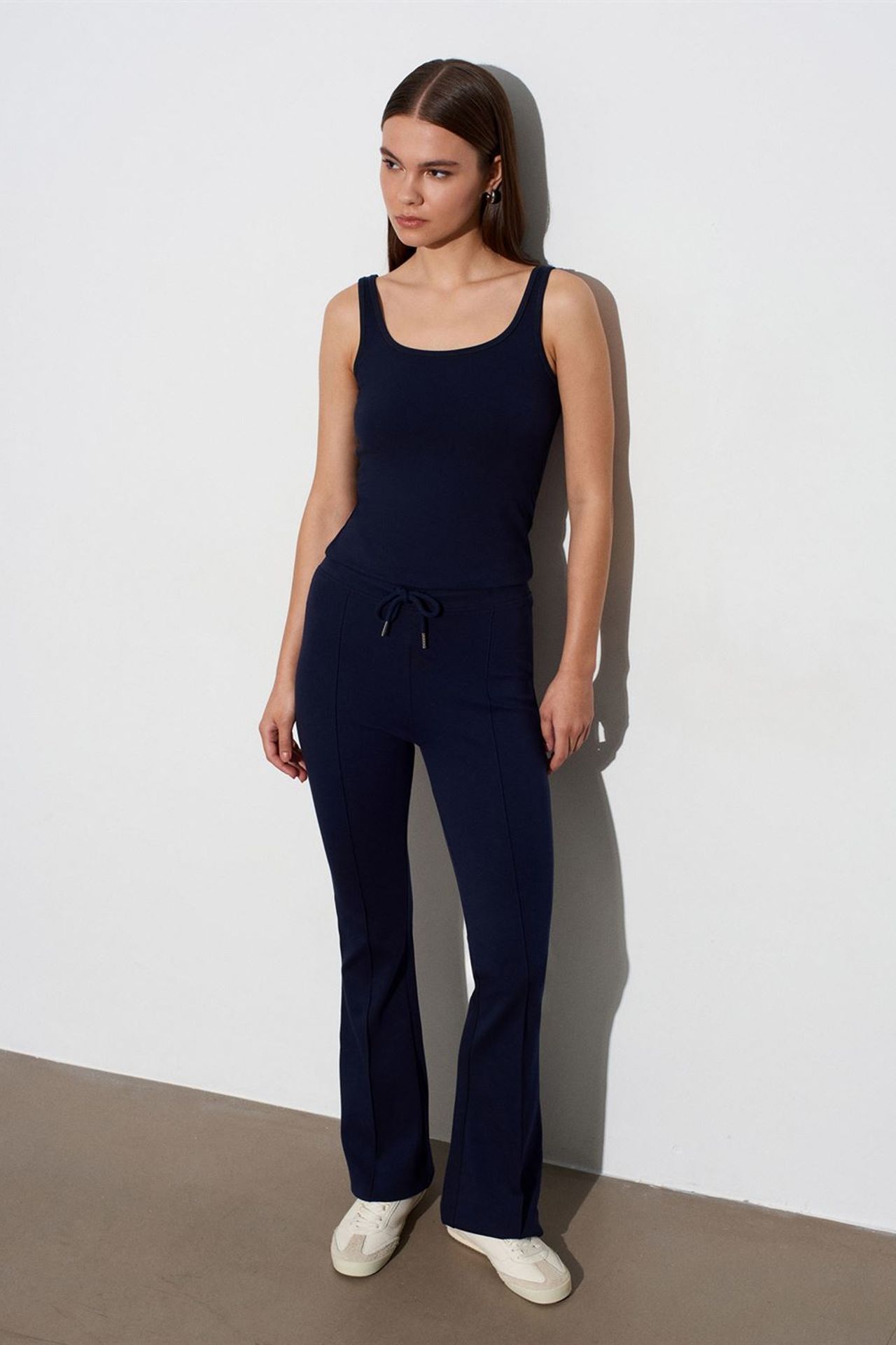 DILVIN Mid-Waist Flare Jersey Pants With Drawstring 1