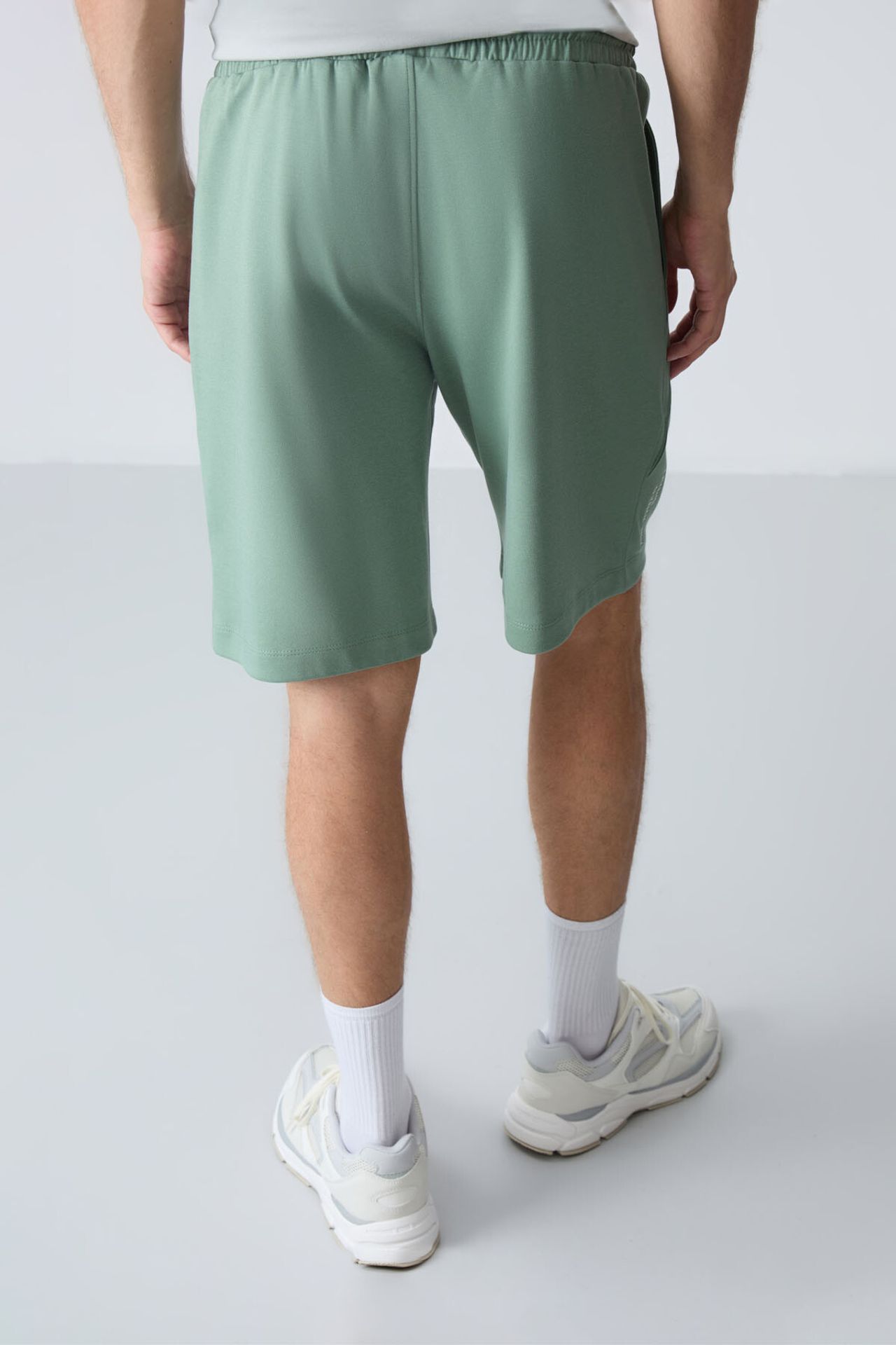 TOMMY Men's Regular Fit Jersey Shorts 6