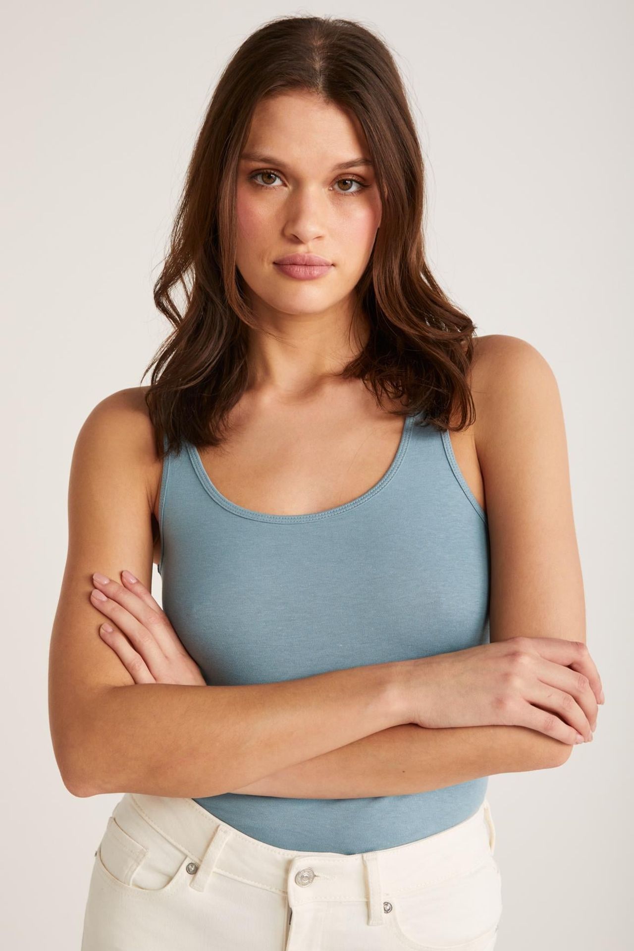 ETHIQUET Fitted Sleeveless Tank Top 2