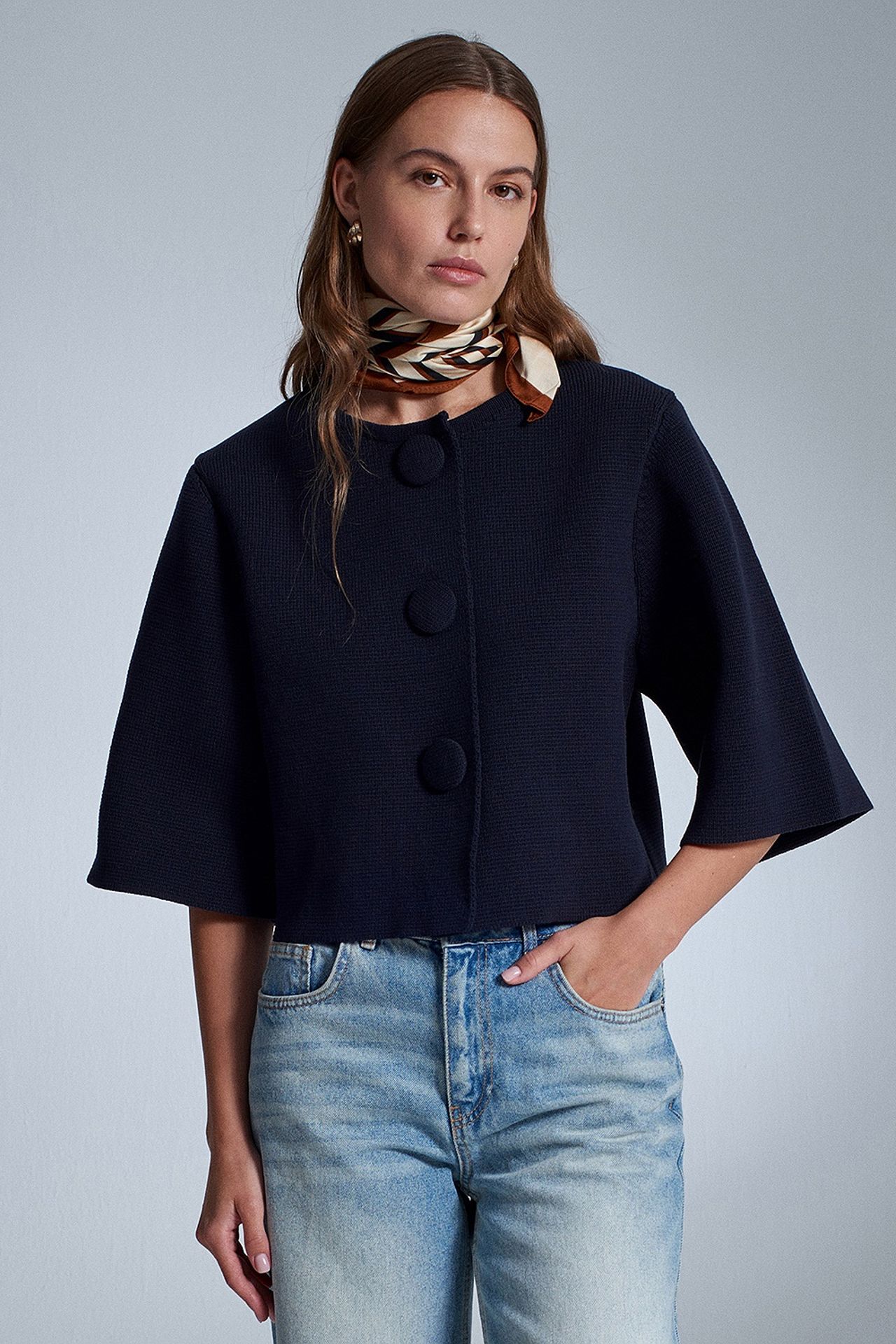 DILVIN Crop Jacquard Button Cardigan 2