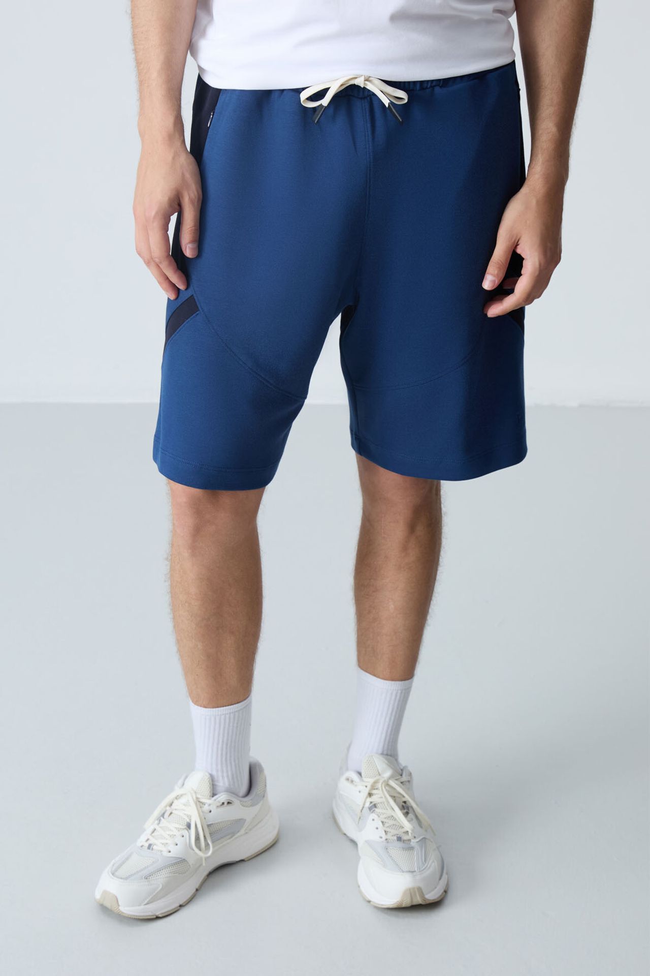 TOMMY Men's Fleece Sweat Shorts 4