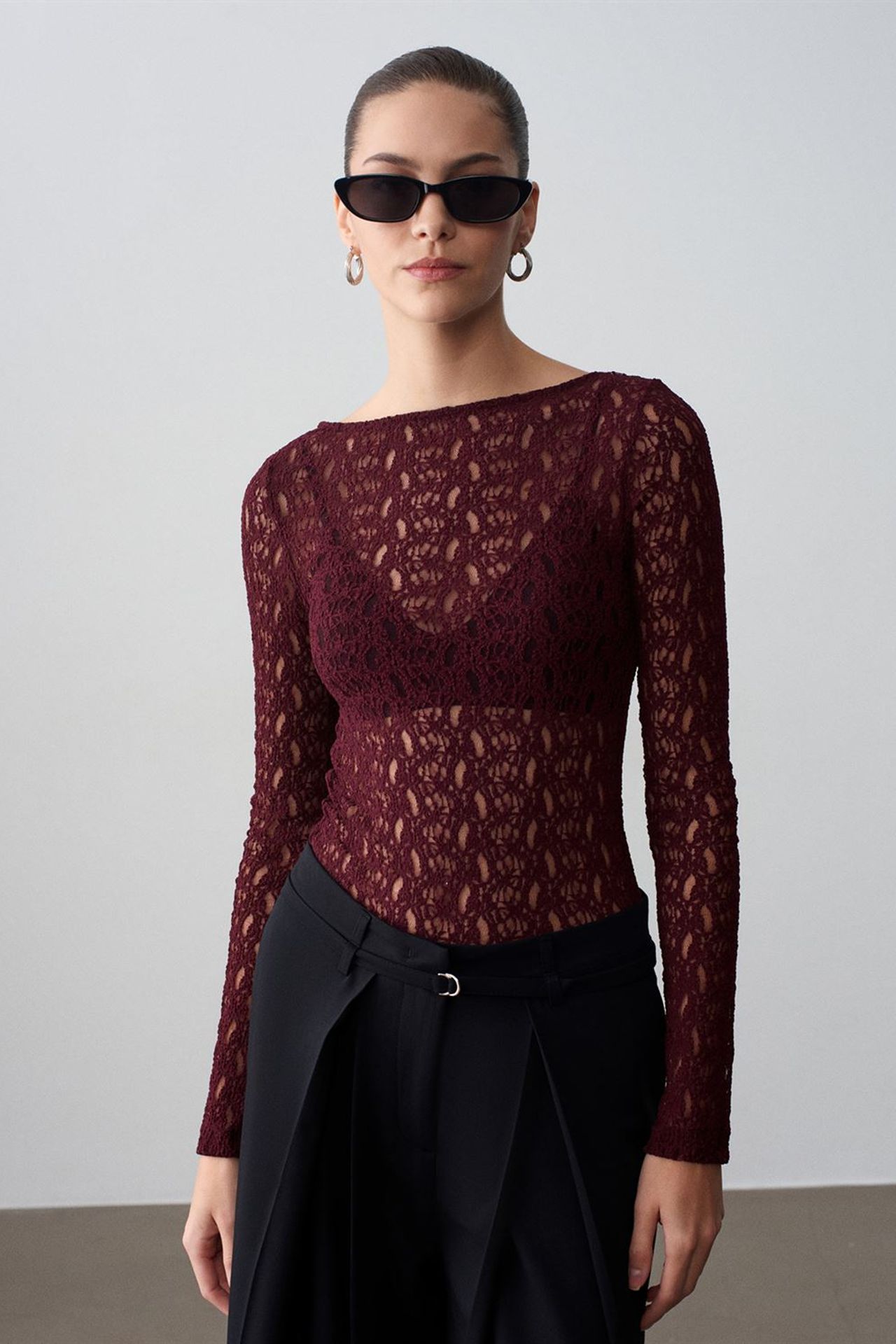 DILVIN Slim Fit Lace Boat Neck Blouse 3