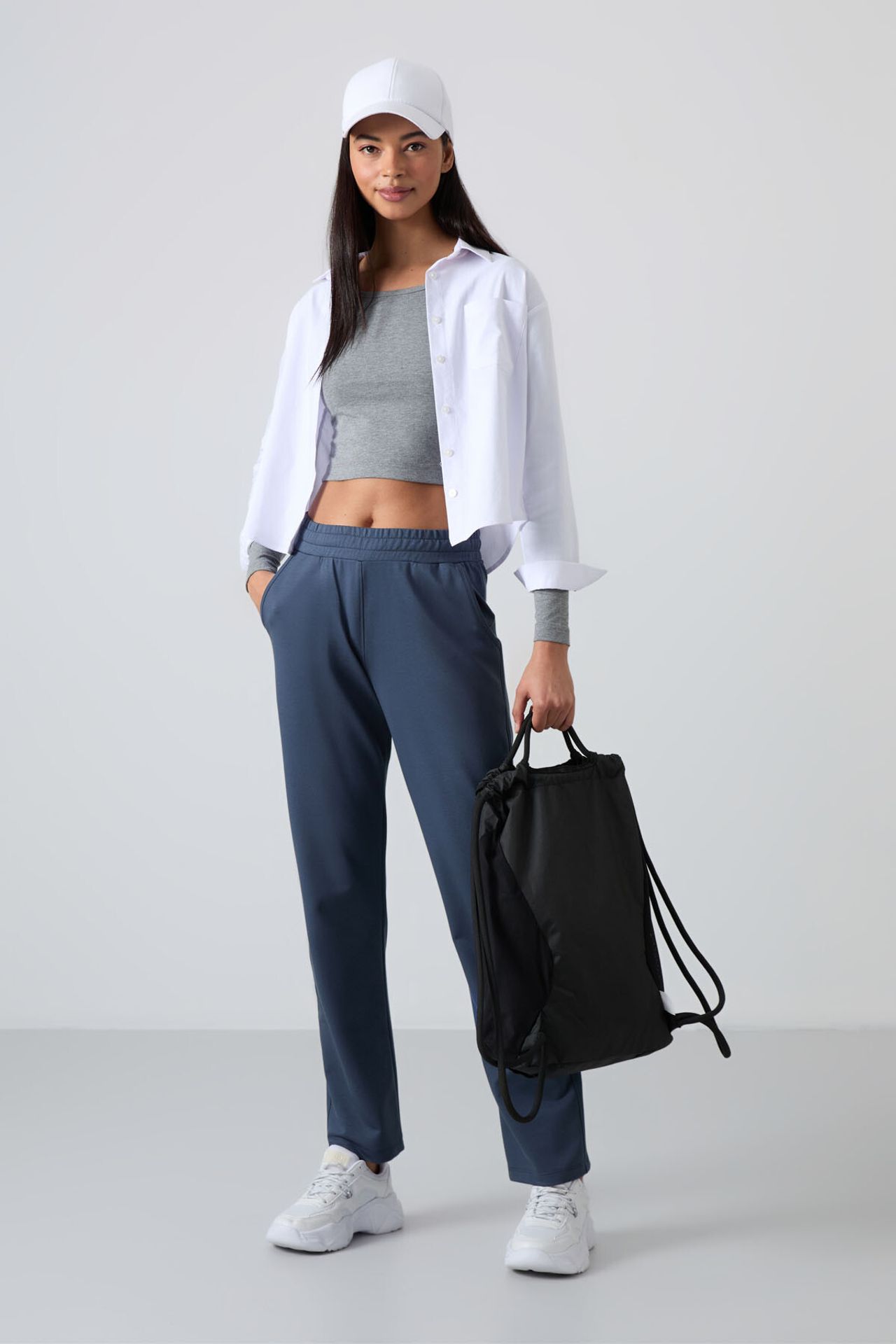 TOMMY Women’s Straight-Leg Fleece Sweatpants 5