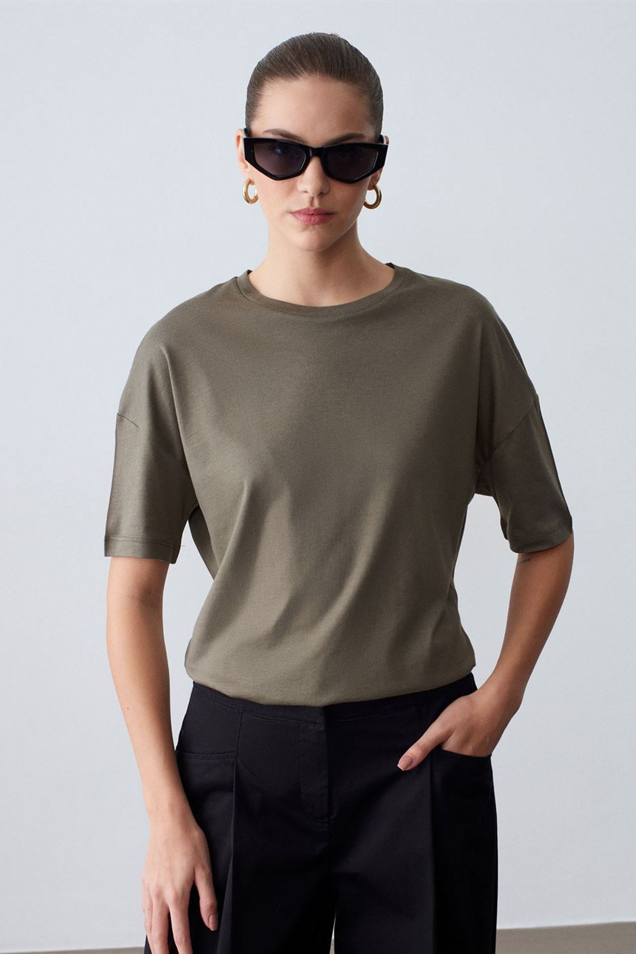 DILVIN Women's Cotton Crew Neck T-Shirt 2