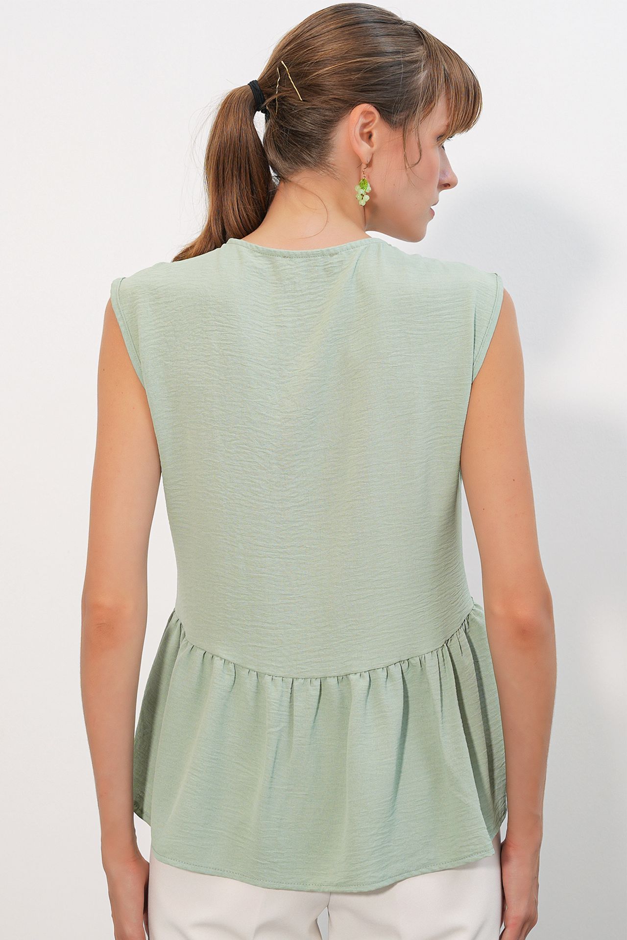 BDART V-Neck Buttoned Sleeveless Blouse 5