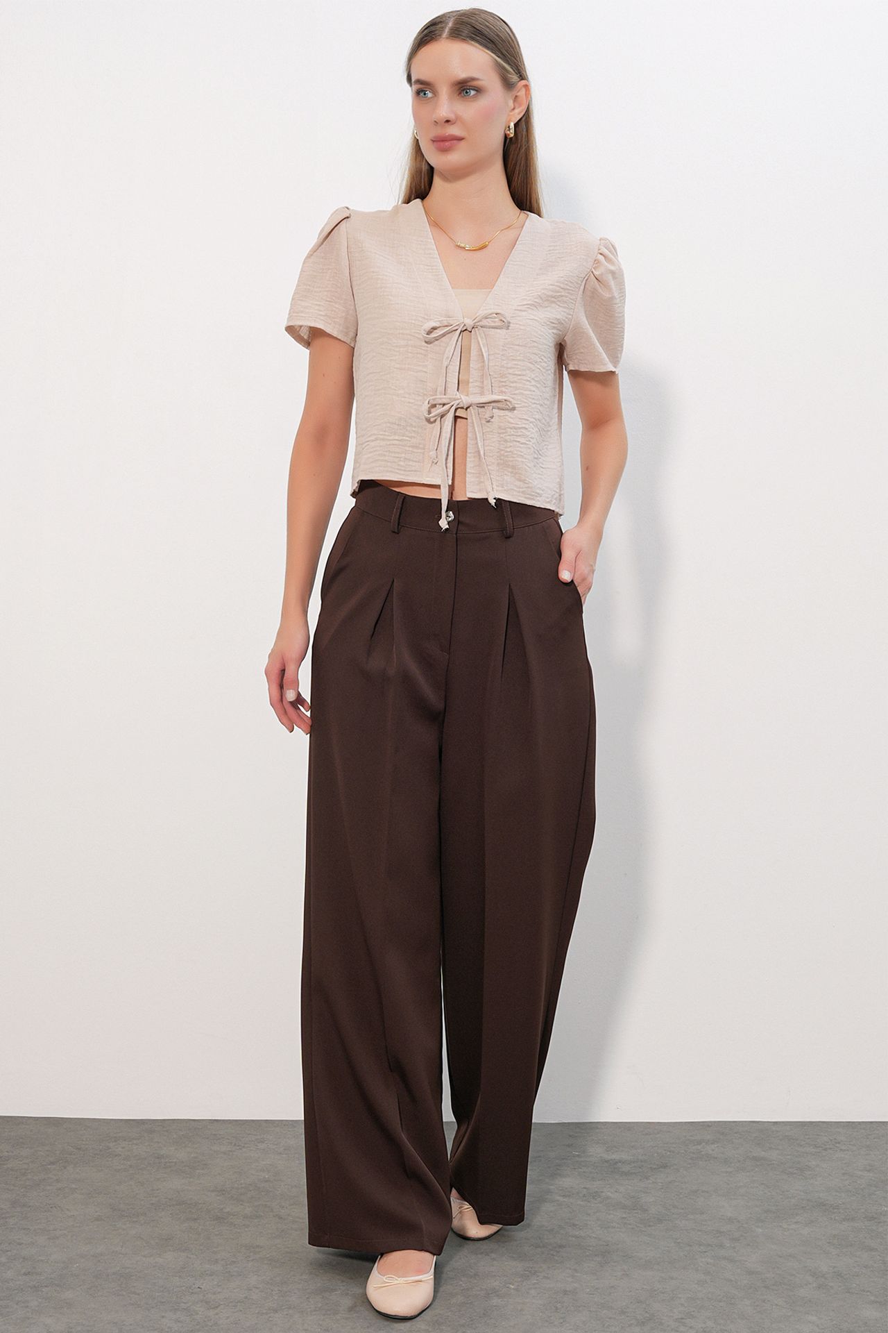 BDART Textured V-Neck Linen Blend Crop Top 2