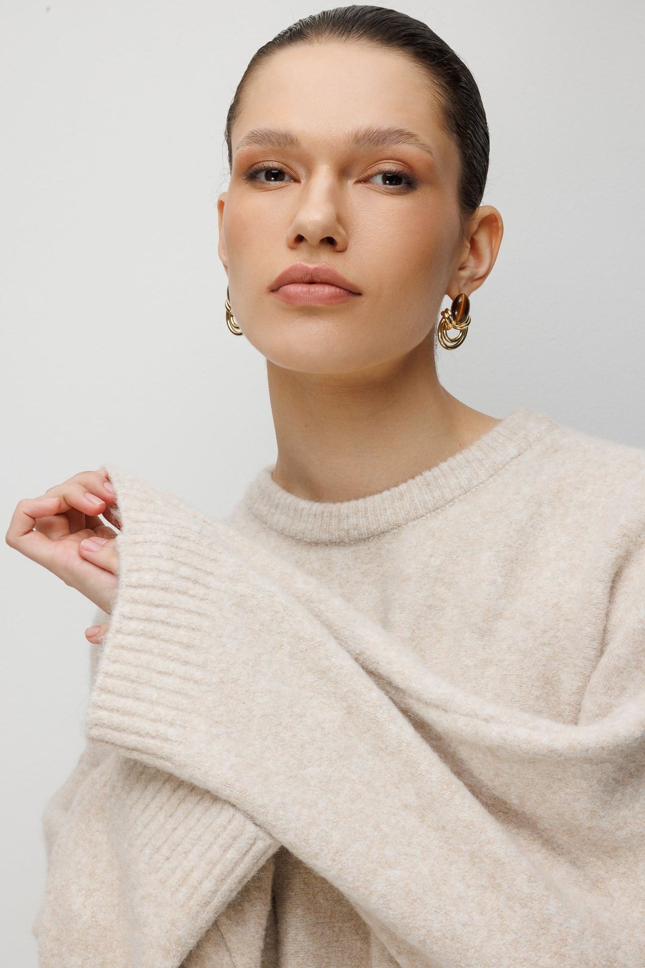 MIXRAY Women's Oversized Crew Neck Sweater 4