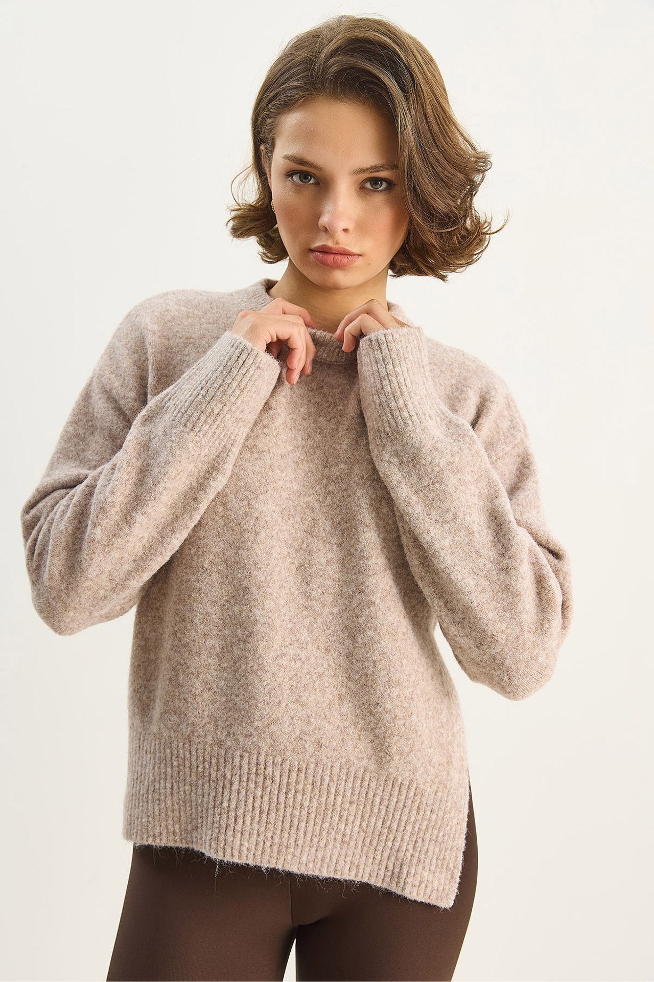 LUCCI Thick Oversized Crew Neck Knit Sweater 3