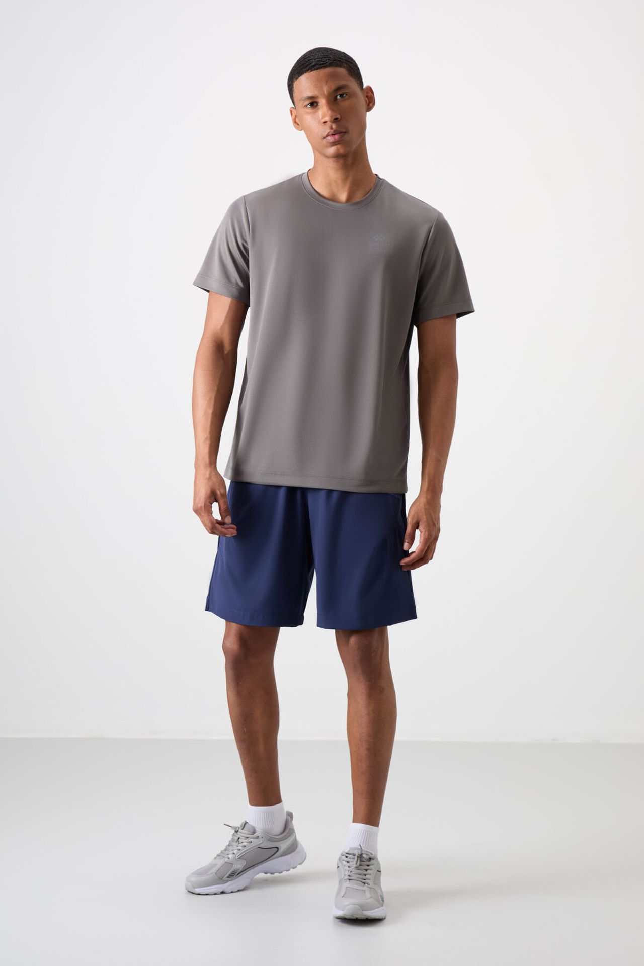 TOMMY Men's Logo Print Crew Neck T-Shirt 2