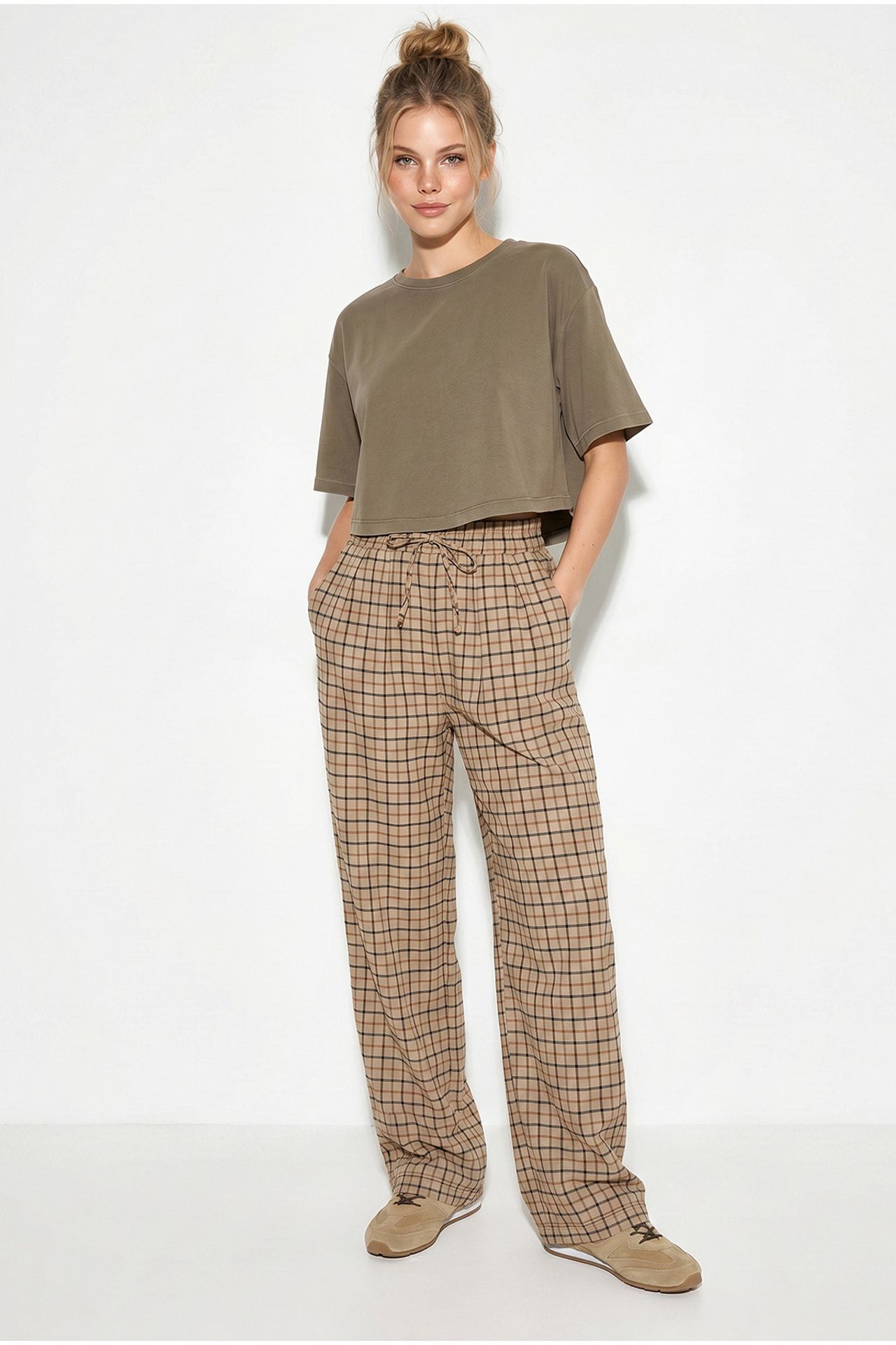 LUCCI Women's Plaid Wide-Leg Trousers 1