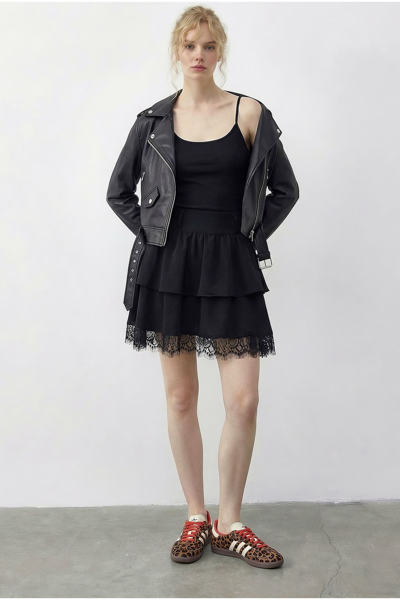 LUCCI Women’s High-waist Lace Mini Skirt 3