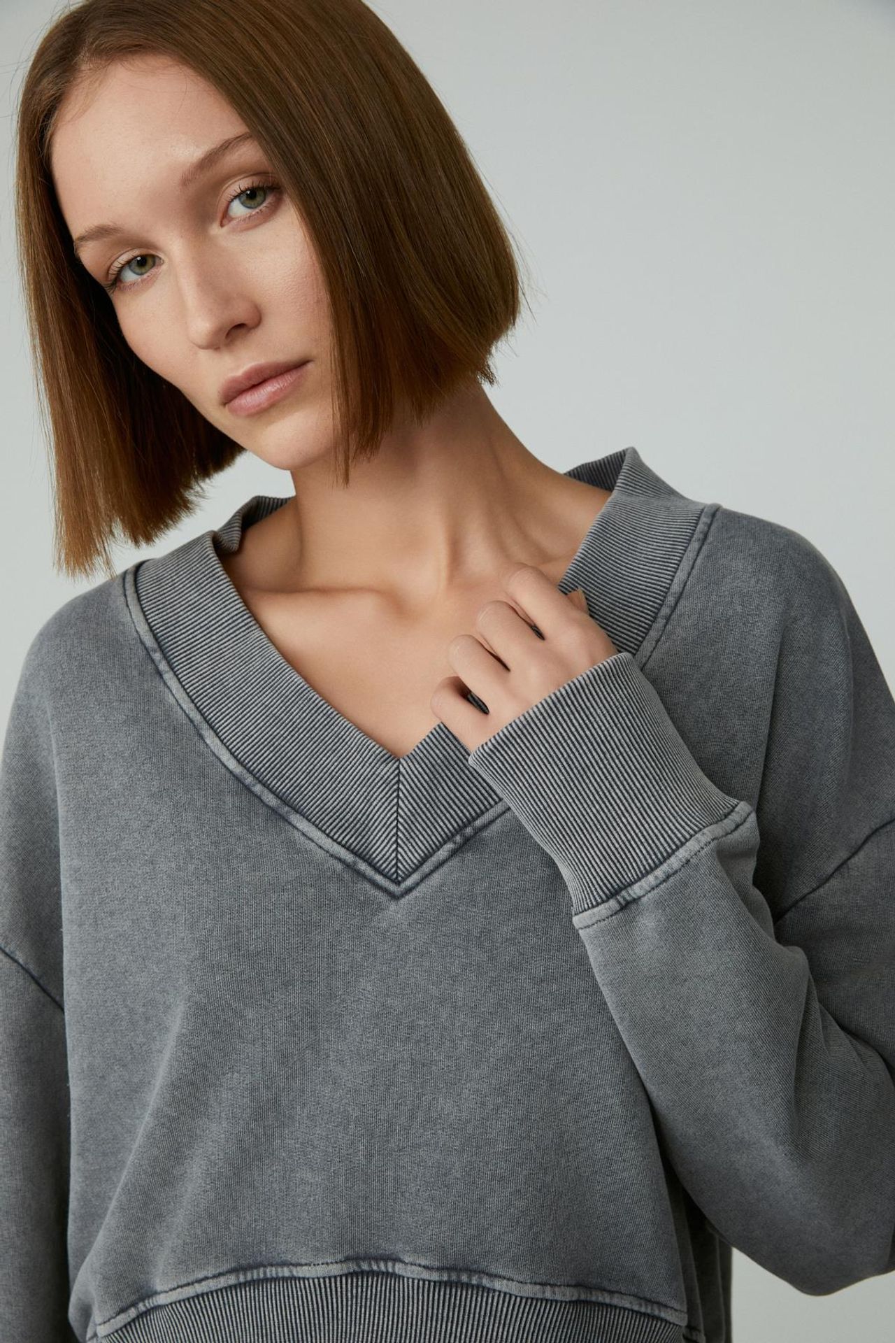 GRIMELANGE Oversized V-Neck Crop Sweatshirt 4