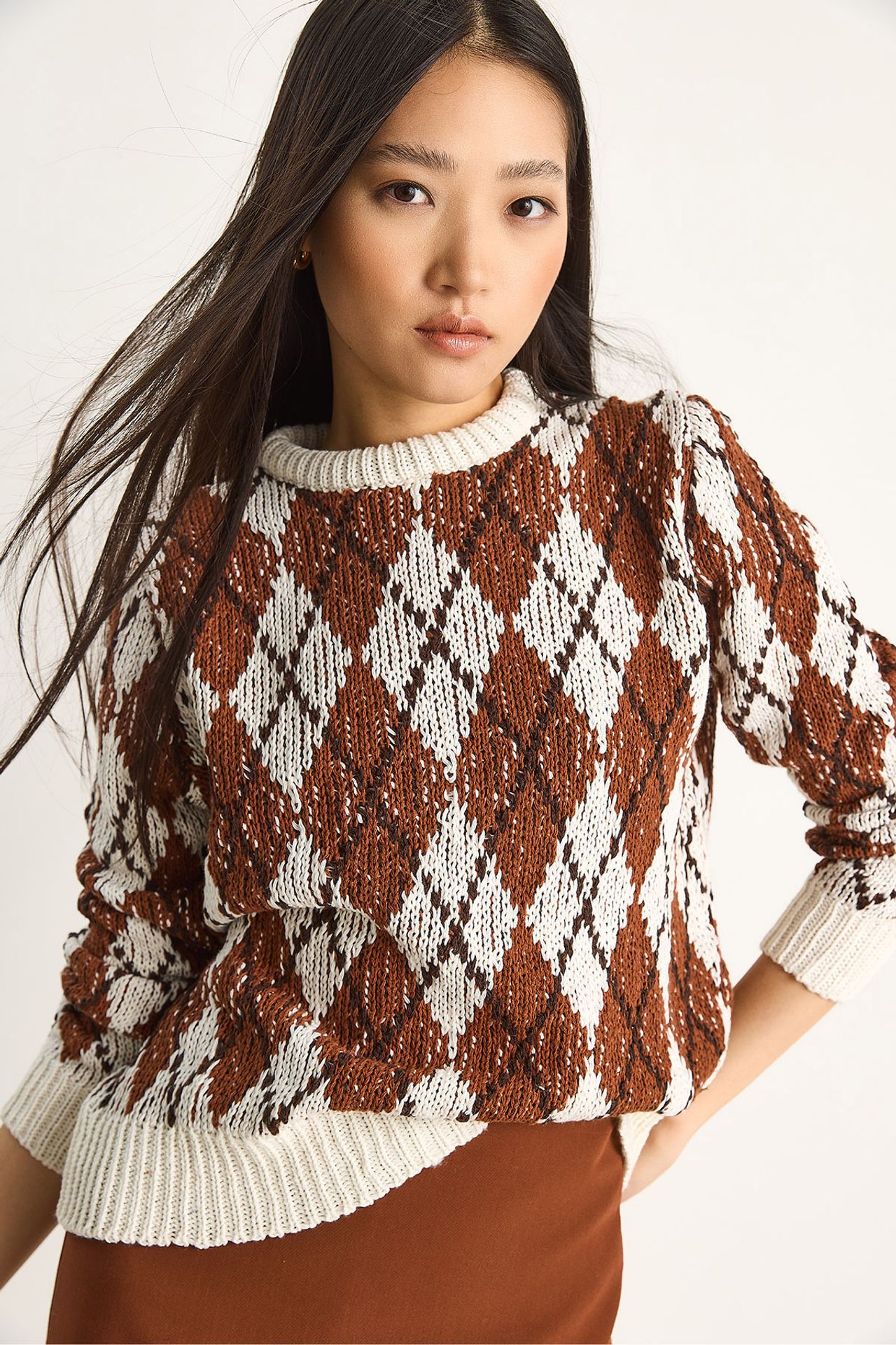 LUCCI Women’s Crew Neck Knitted Sweater with Diamond Pattern 5