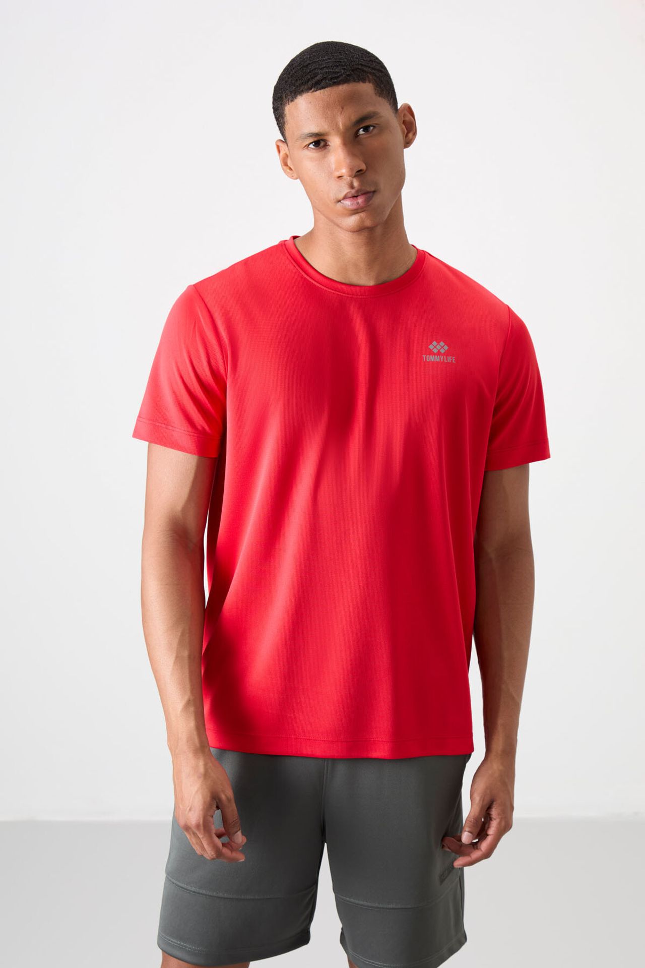 TOMMY Men's Logo Print Crew Neck T-Shirt 1