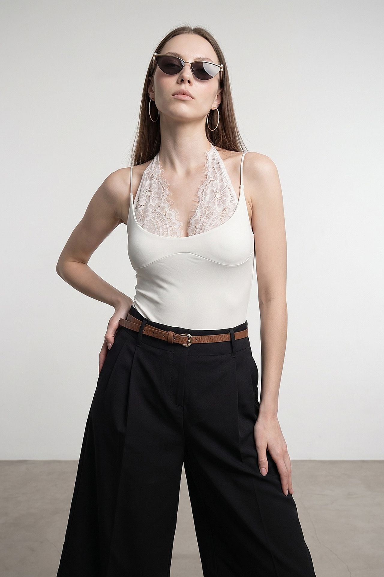 DILVIN Embroidered Cut-out Sleeveless Bodysuit