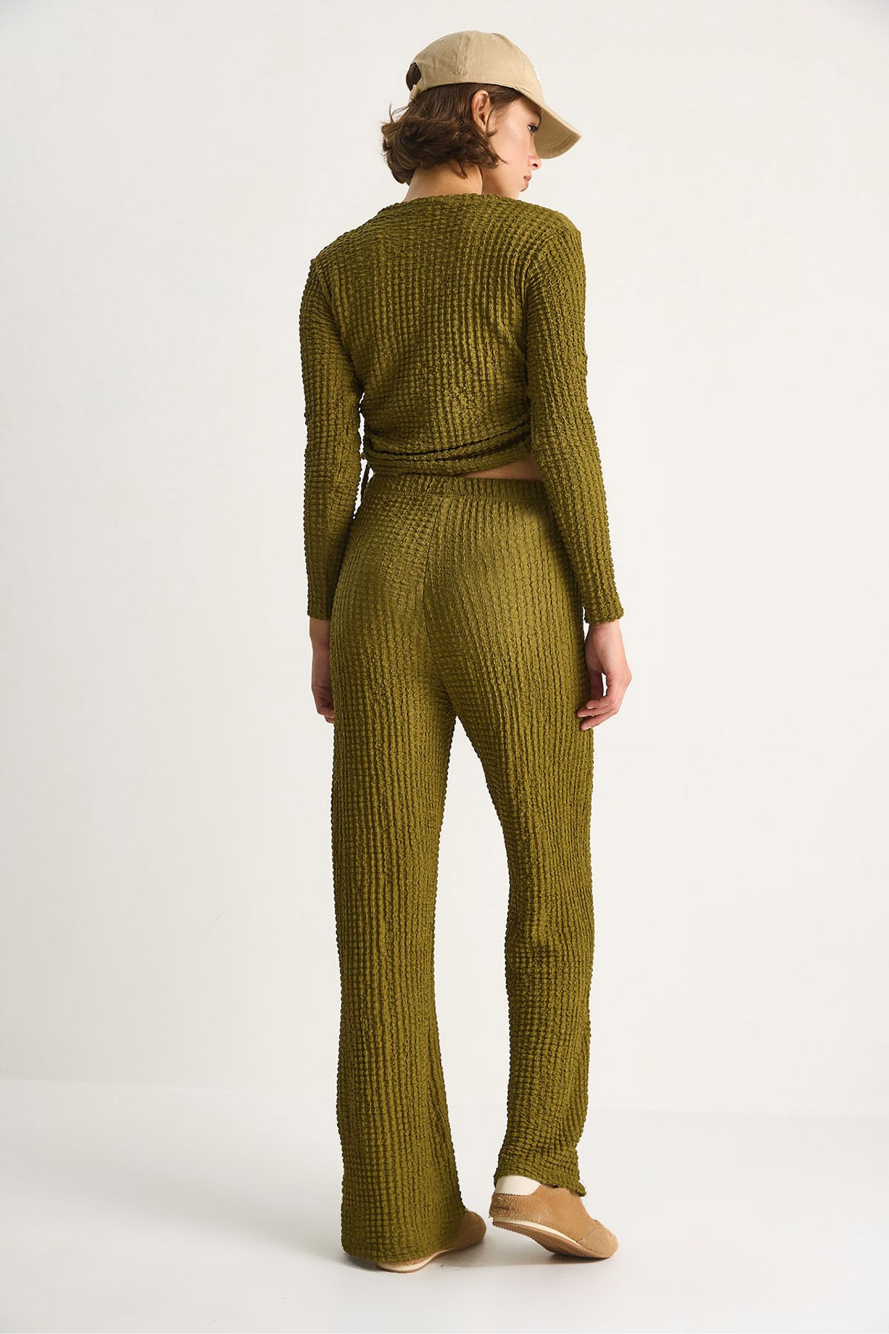 LUCCI Fitted Two-Piece Coord Set with Flared Pants 6