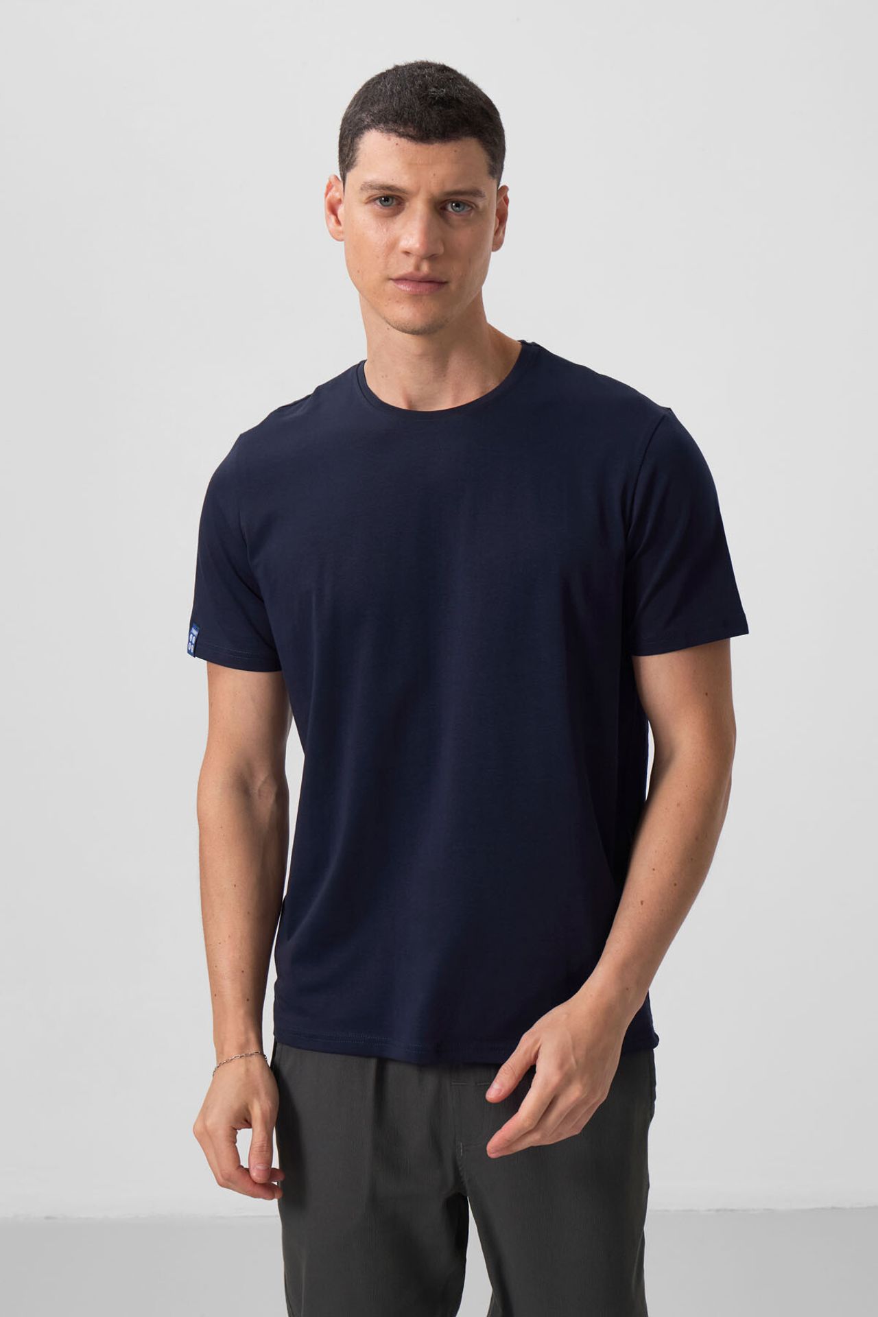 TOMMY Men's Cotton Elastane Crew Neck T-Shirt 1