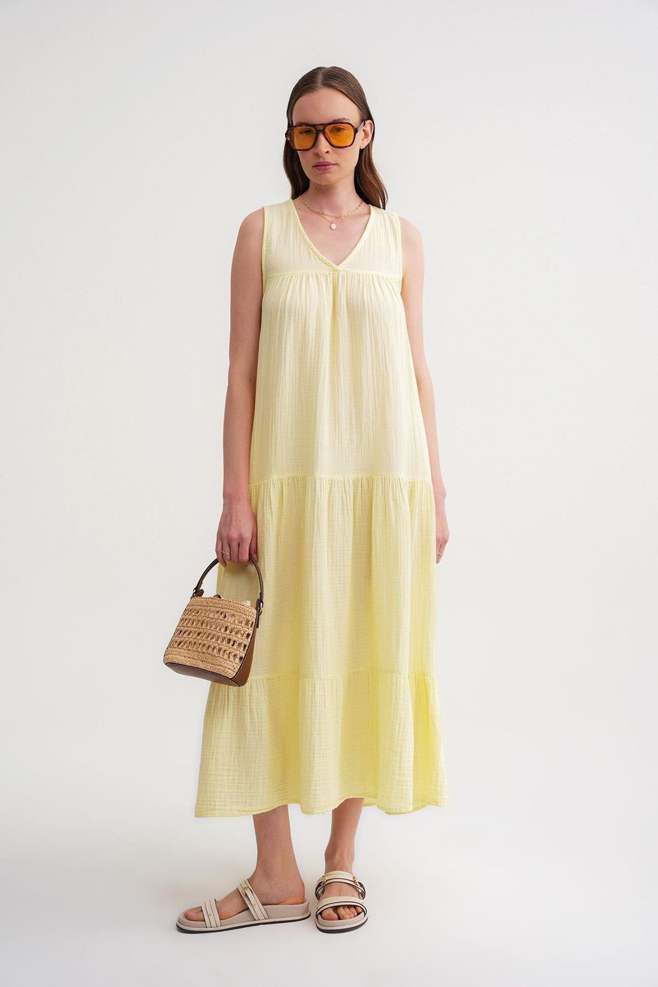 Mixray Sleeveless V-Neck Muslin Midi Dress with Pockets 4