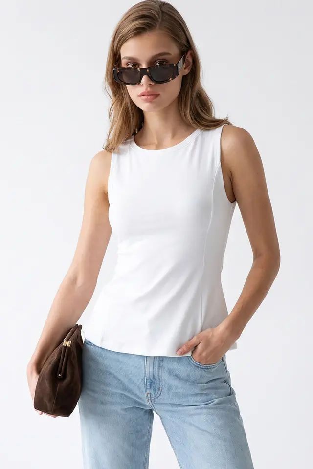 MIXRAY Sleeveless Fitted Crew Neck Blouse
