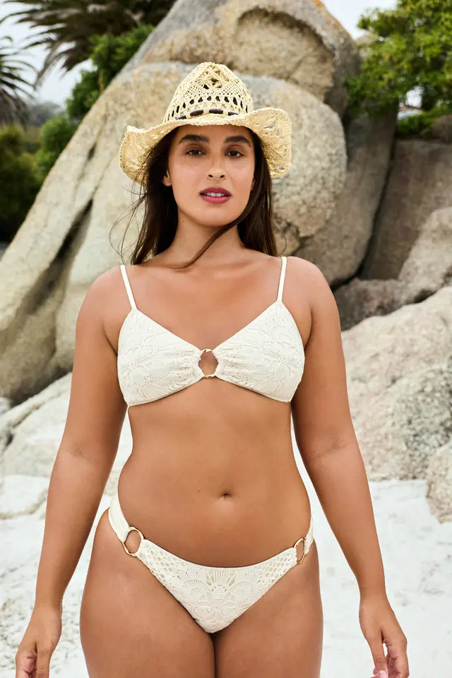 PENTI Rosaldi Crochetta Hot Openwork Pattern Bikini Top