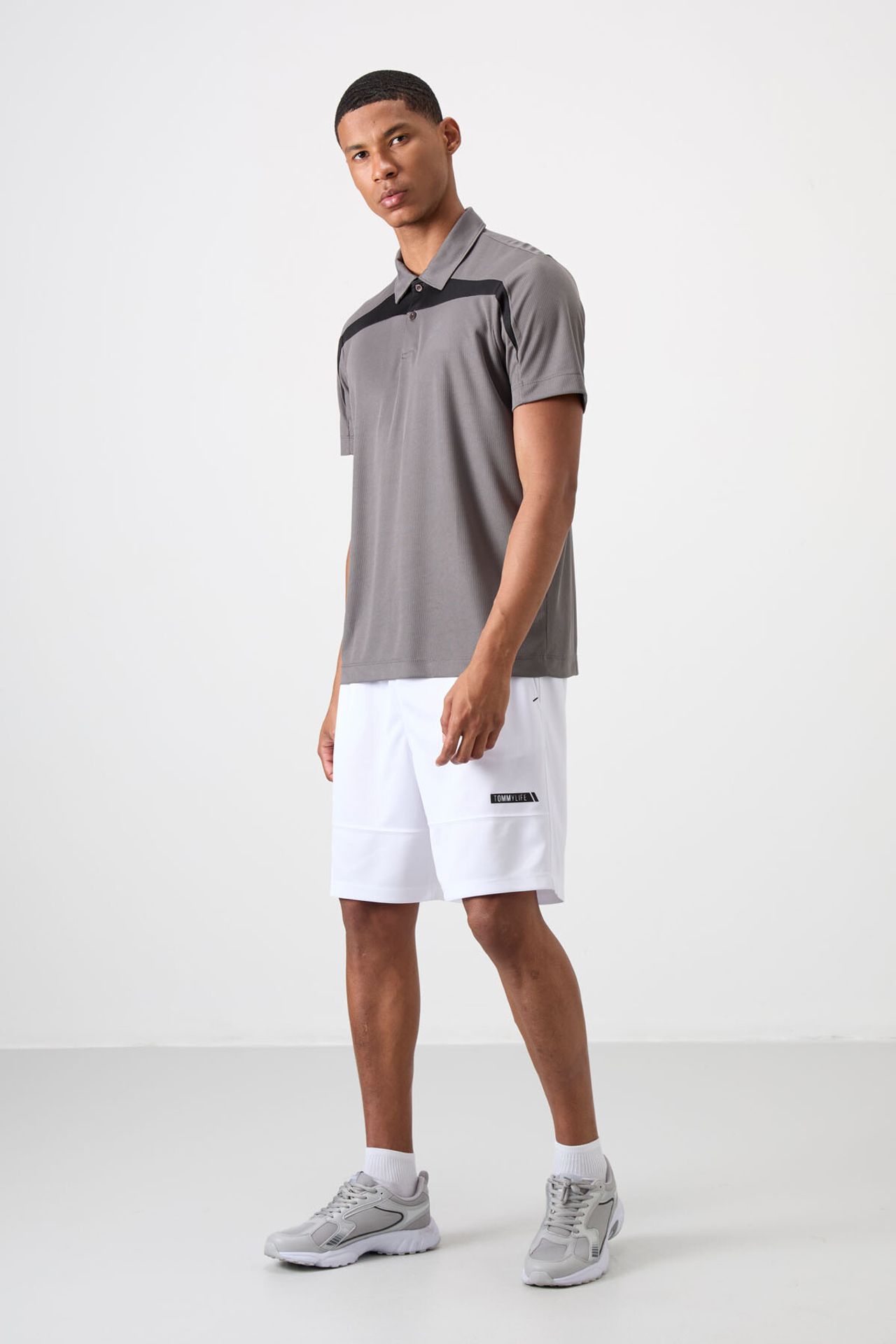 TOMMY Men's Colour-Blocked Polo T-Shirt 2