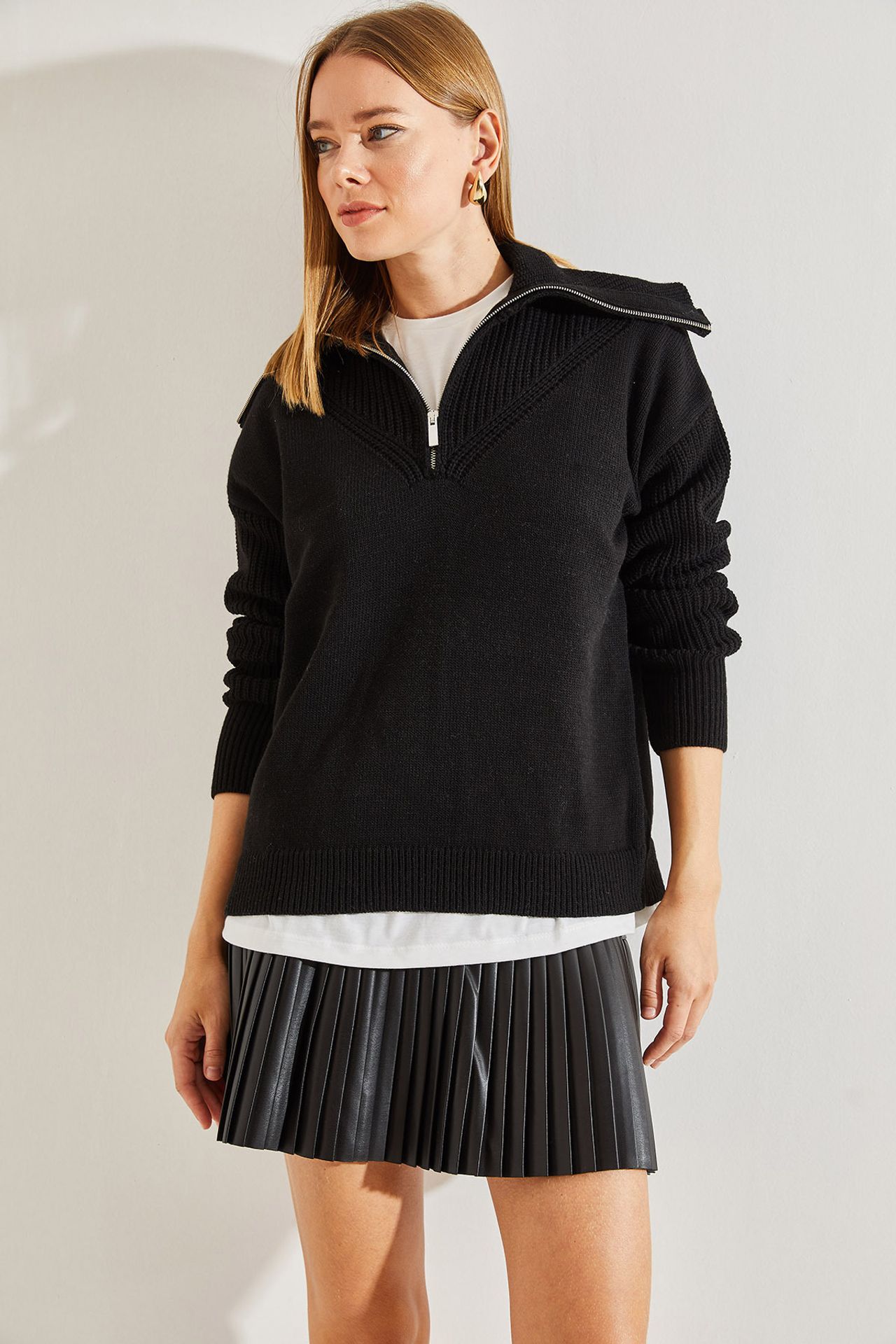 LUCCI Zipper Collar Knit Sweater 2