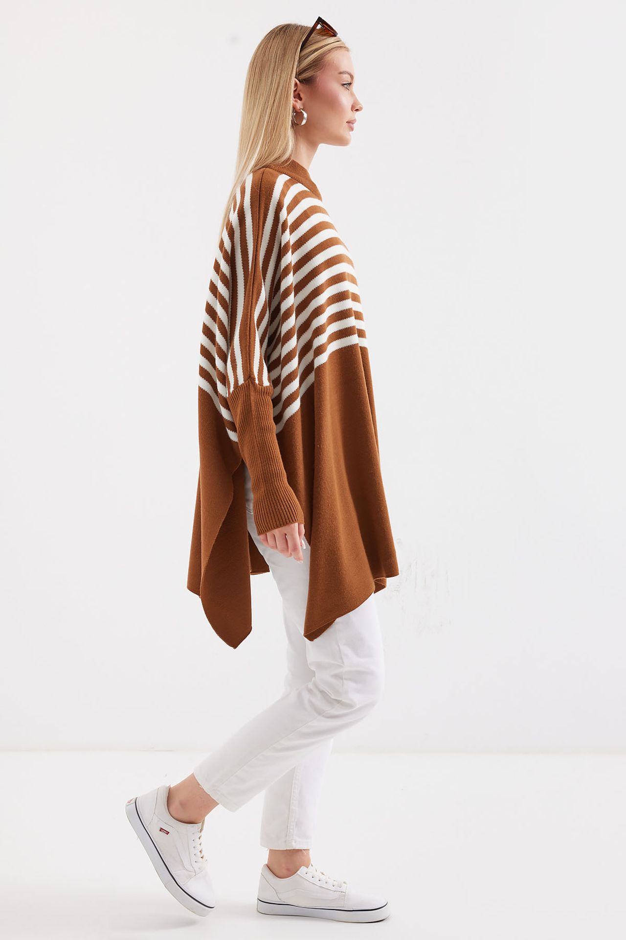 BDART Oversized Acrylic Crew Neck Jumper 3