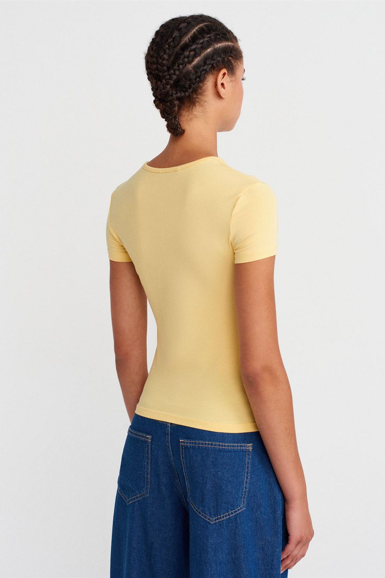 DILVIN Women’s Crop Slim-fit Crew Neck T-shirt 2