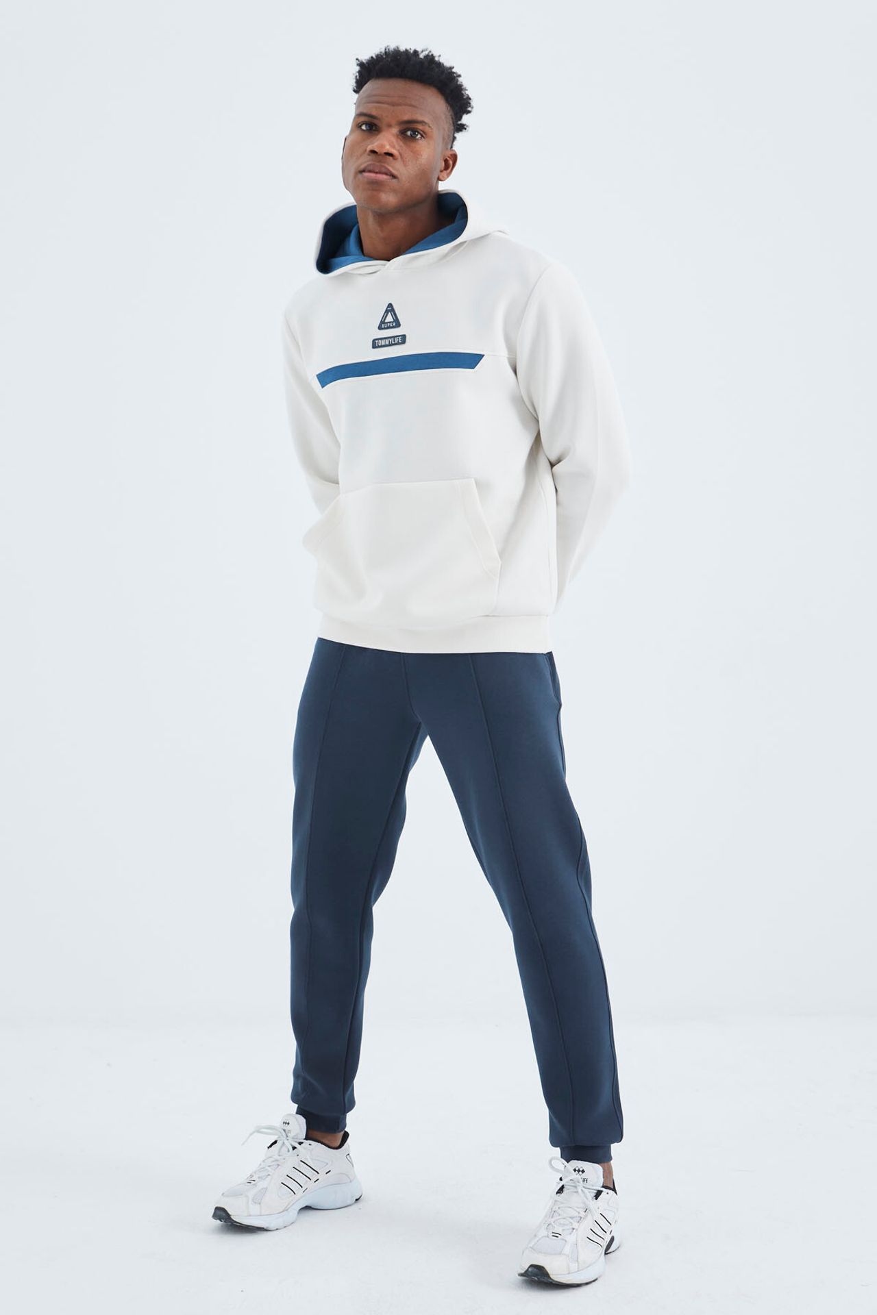 TOMMY Men's Regular-Fit 3-Thread Fleece Sweatpants 1