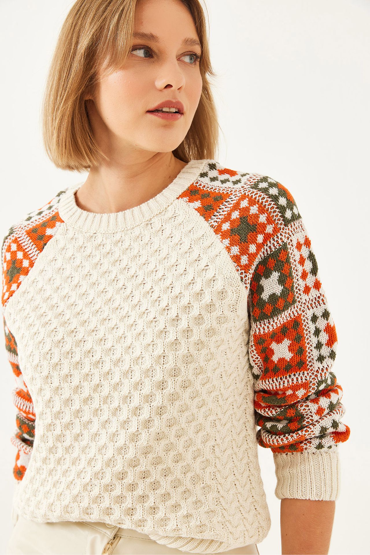 LUCCI Textured Knitwear Crew Neck Sweater 3