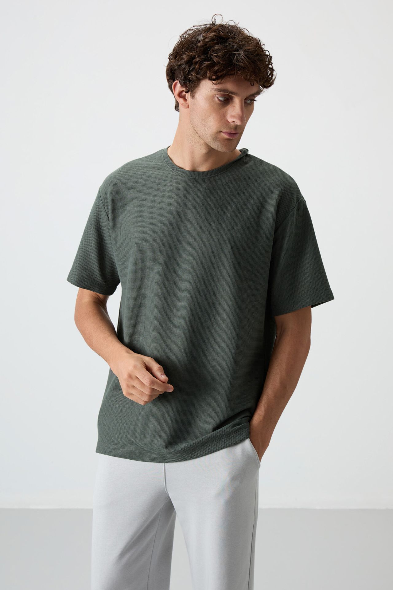 TOMMY Oversized Crew Neck T-Shirt 2