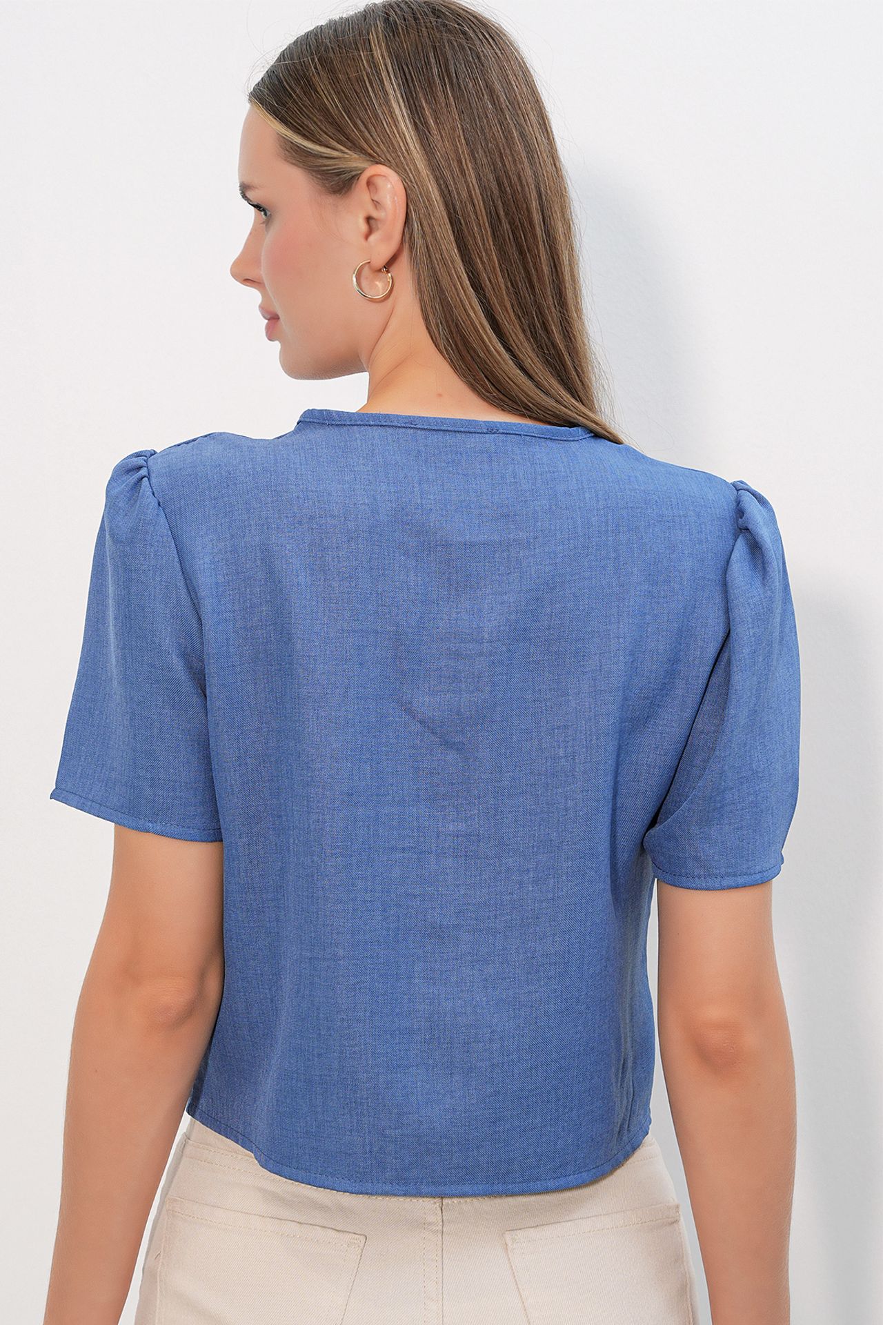 BDART Textured V-Neck Linen Blend Crop Top 6