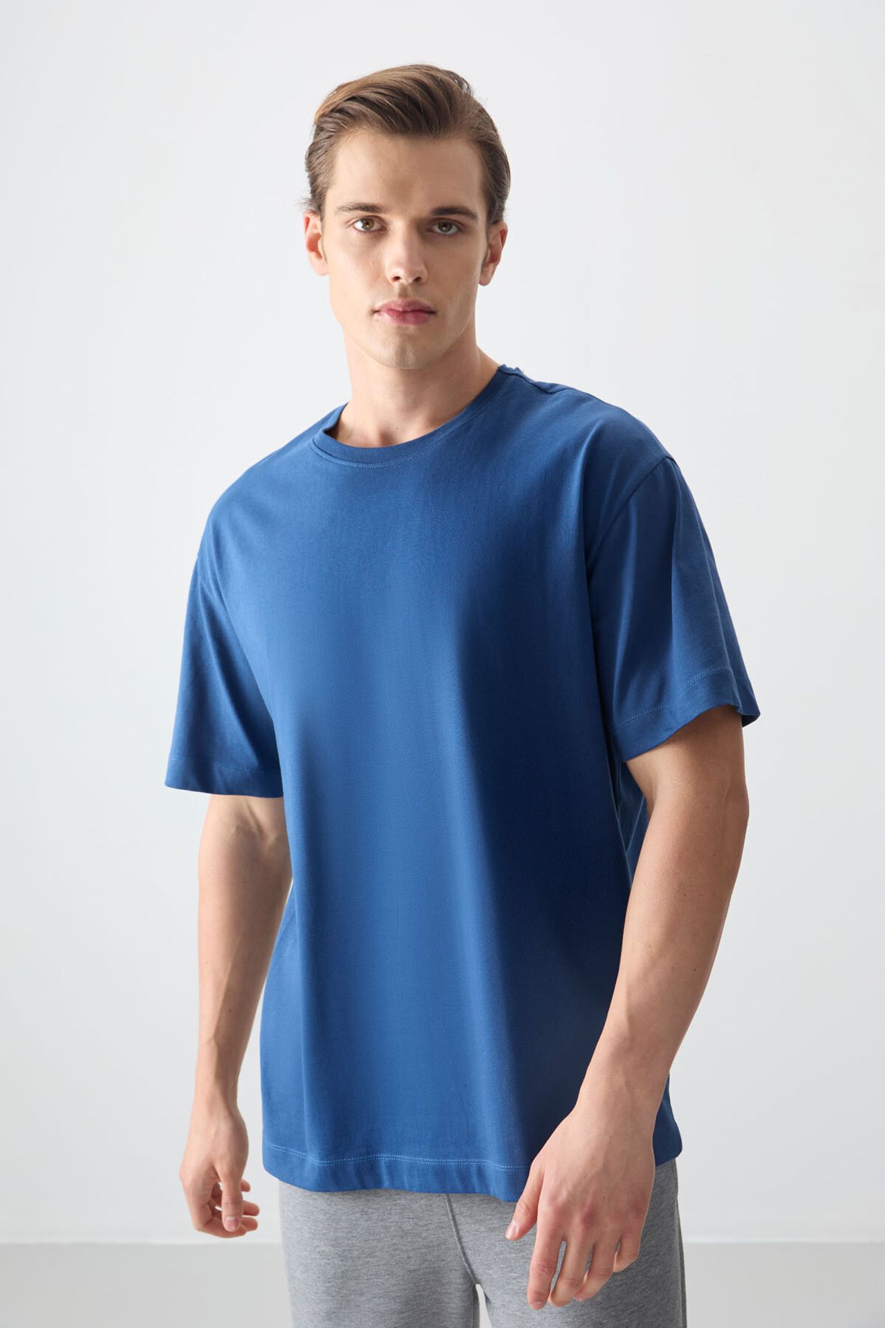 TOMMY Oversized Cotton Crew Neck T-Shirt 4