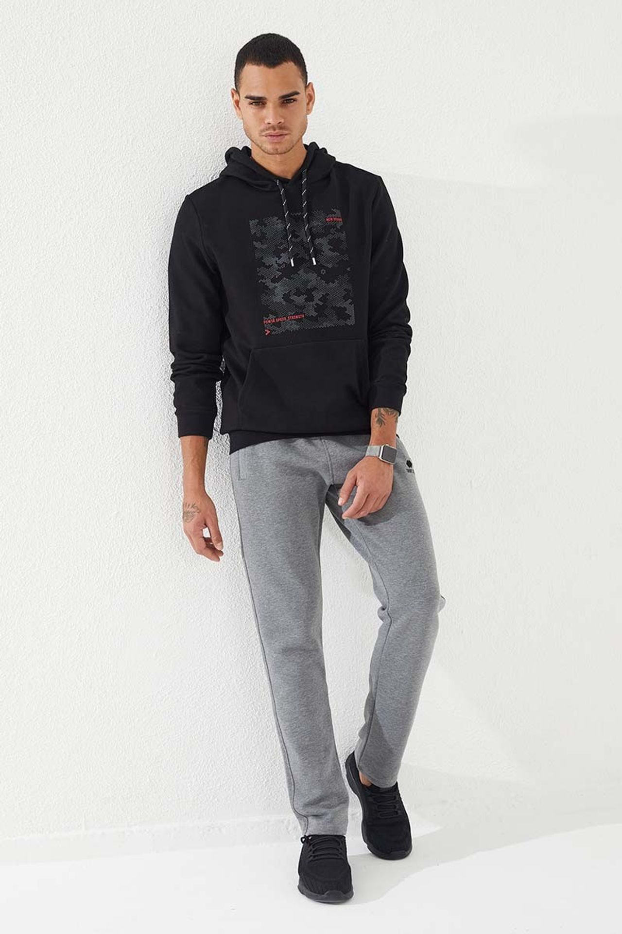 TOMMY Men's Camouflage Printed Hoodie 2