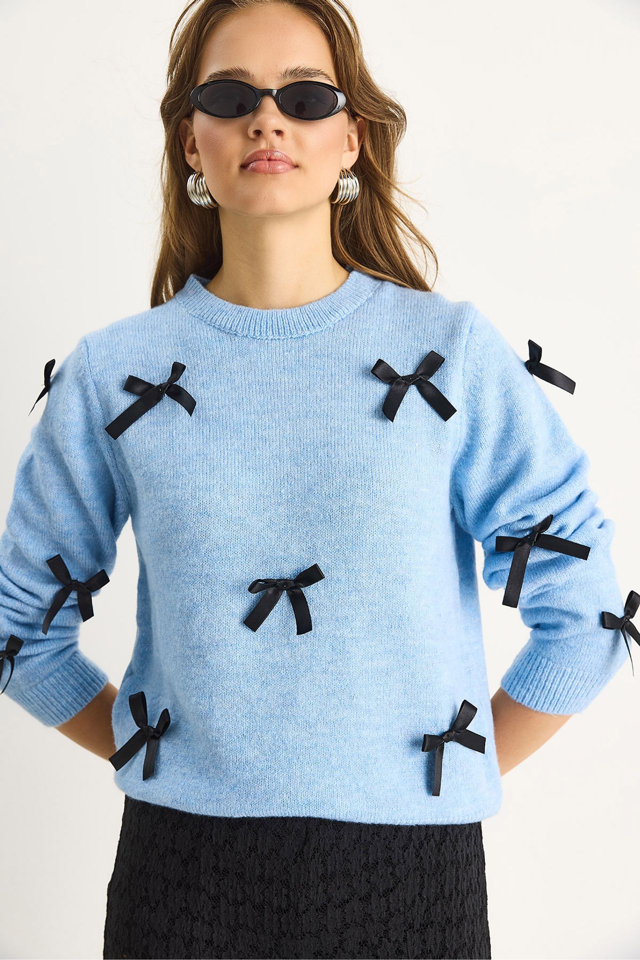 LUCCI Bow Detailed Crew Neck Sweater 6