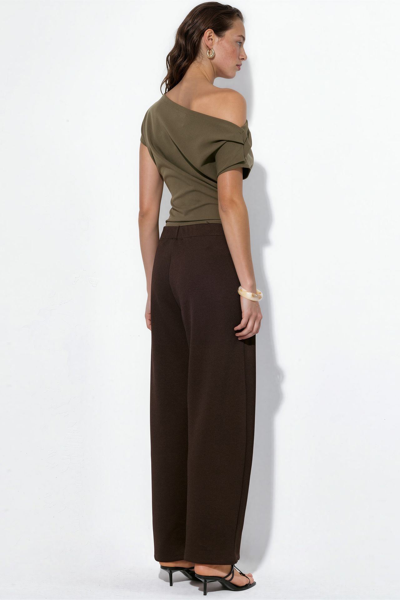 BUSEM Women's High-waist Wide-leg Crepe Trousers 3