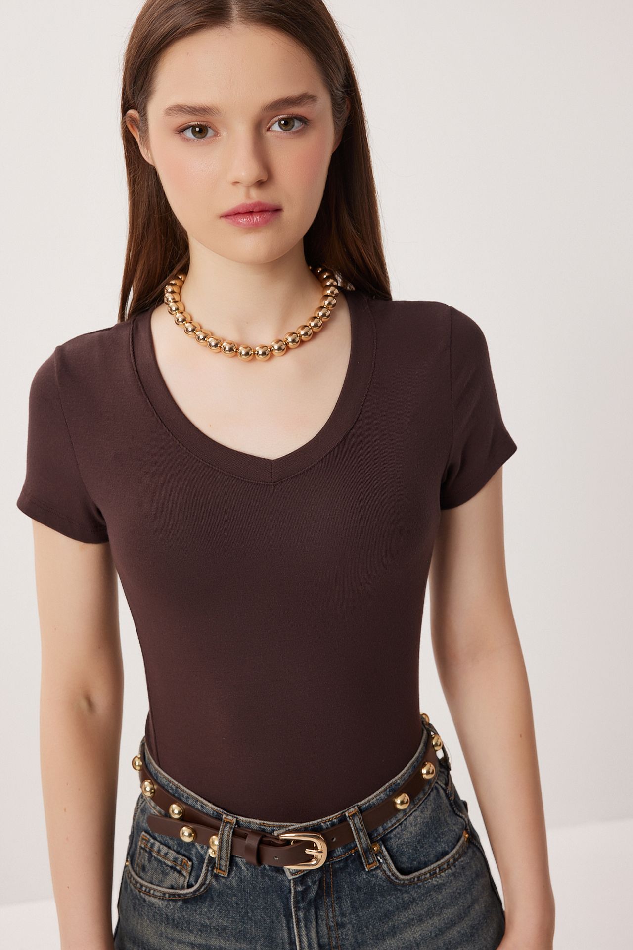 ISTANBUL Basic V-Neck Slim Fit T-Shirt 1
