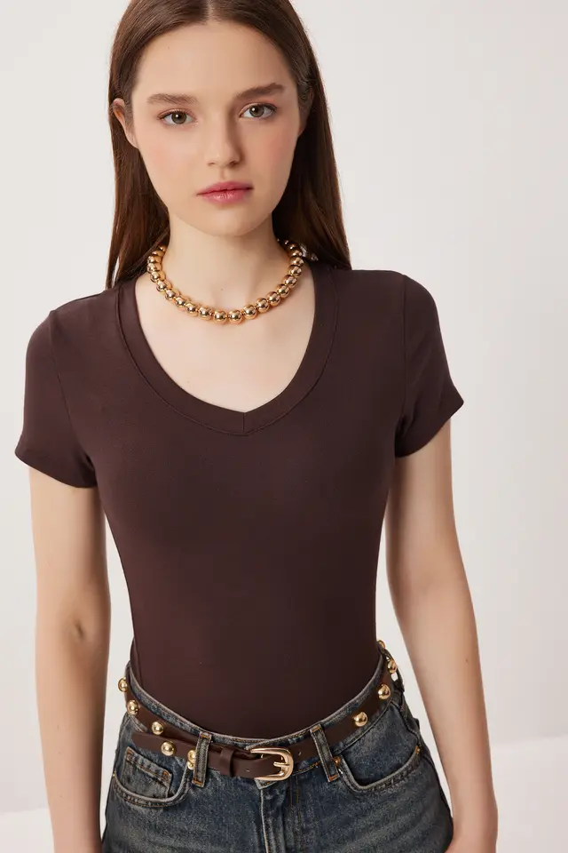 ISTANBUL Basic V-Neck Slim Fit T-Shirt