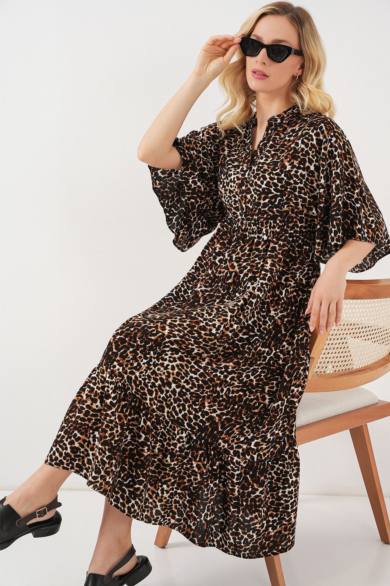 BDART Printed V-Neck Midi Dress with Three Quarter Sleeves 1