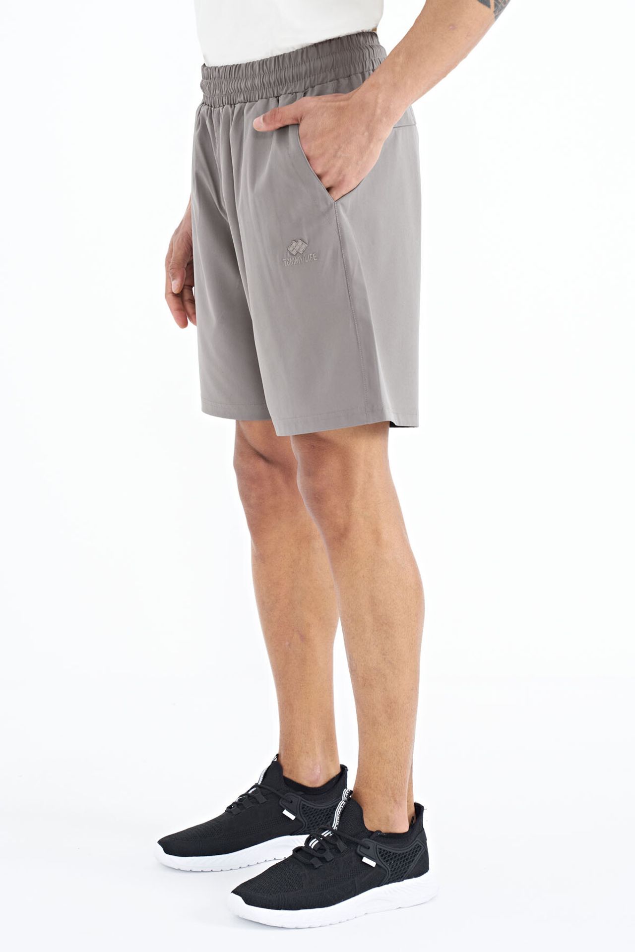 TOMMY Men's Regular-fit Wide-leg Shorts 4