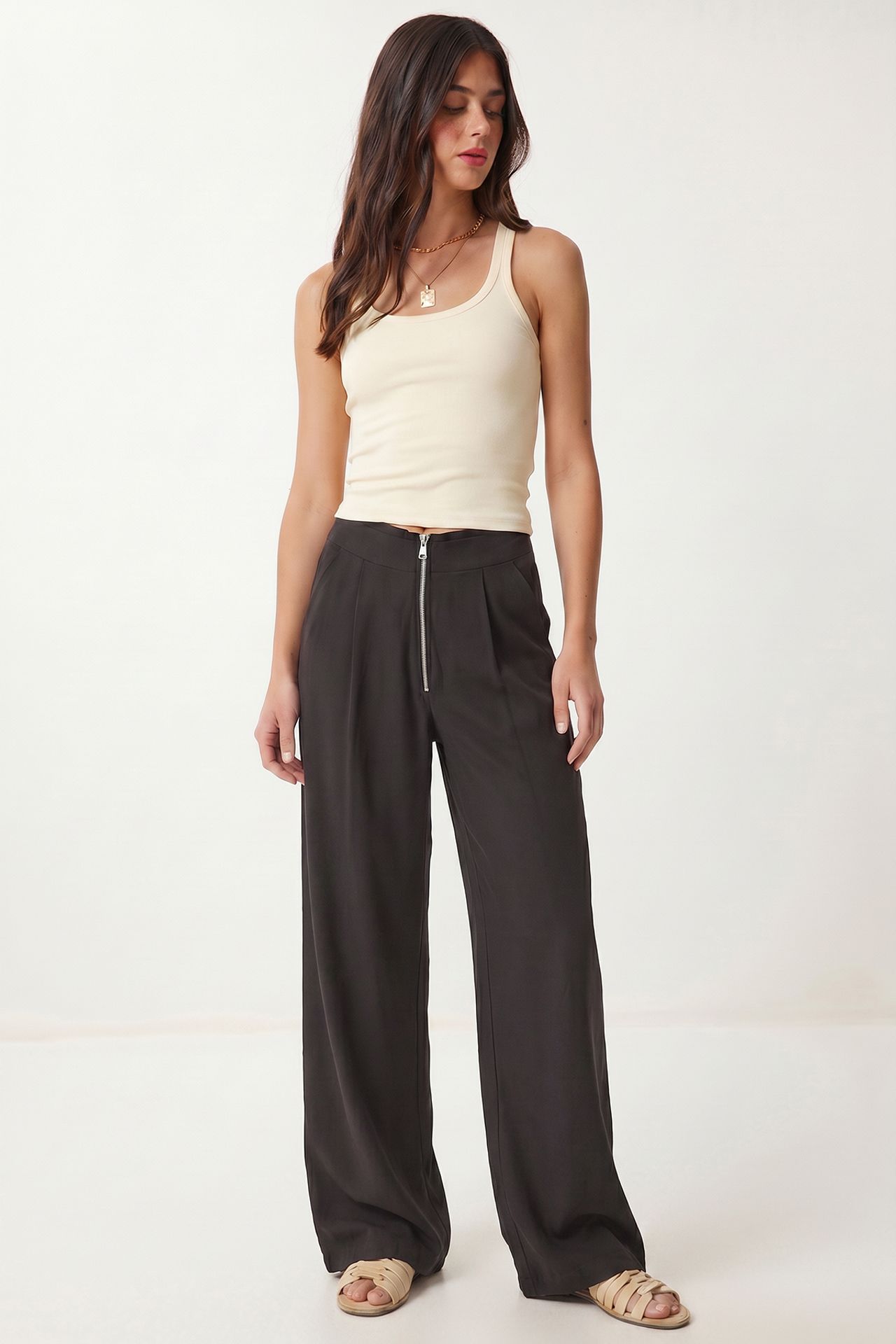 ISTANBUL High-Waist Wide-Leg Crepe Trousers 1