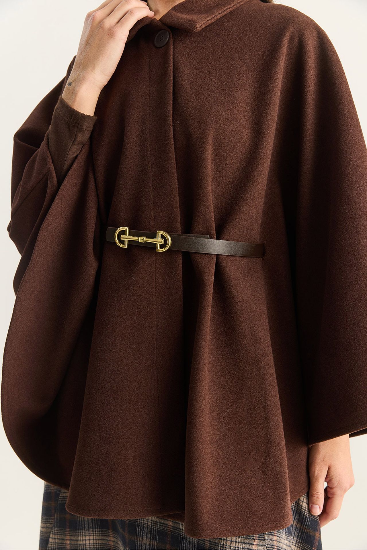 LUCCI Oversized Overcoat with Button Closure 6